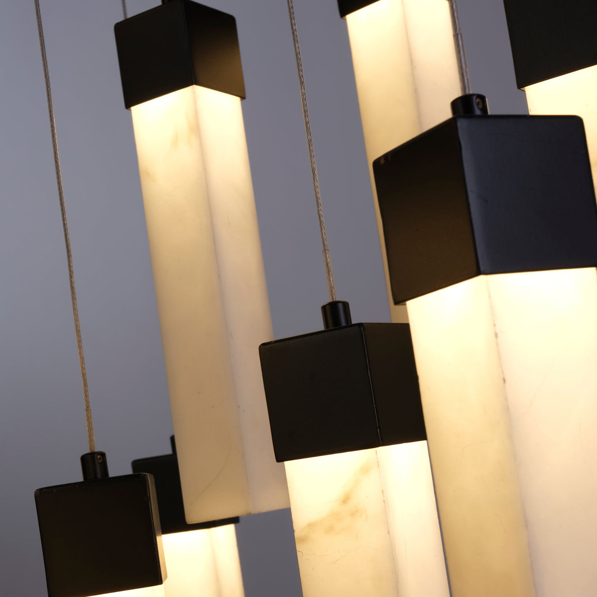 Searchlight Electric Moonbeam 13Lt Pendant, Black Metal & Marbleised Resin 10879-13BK