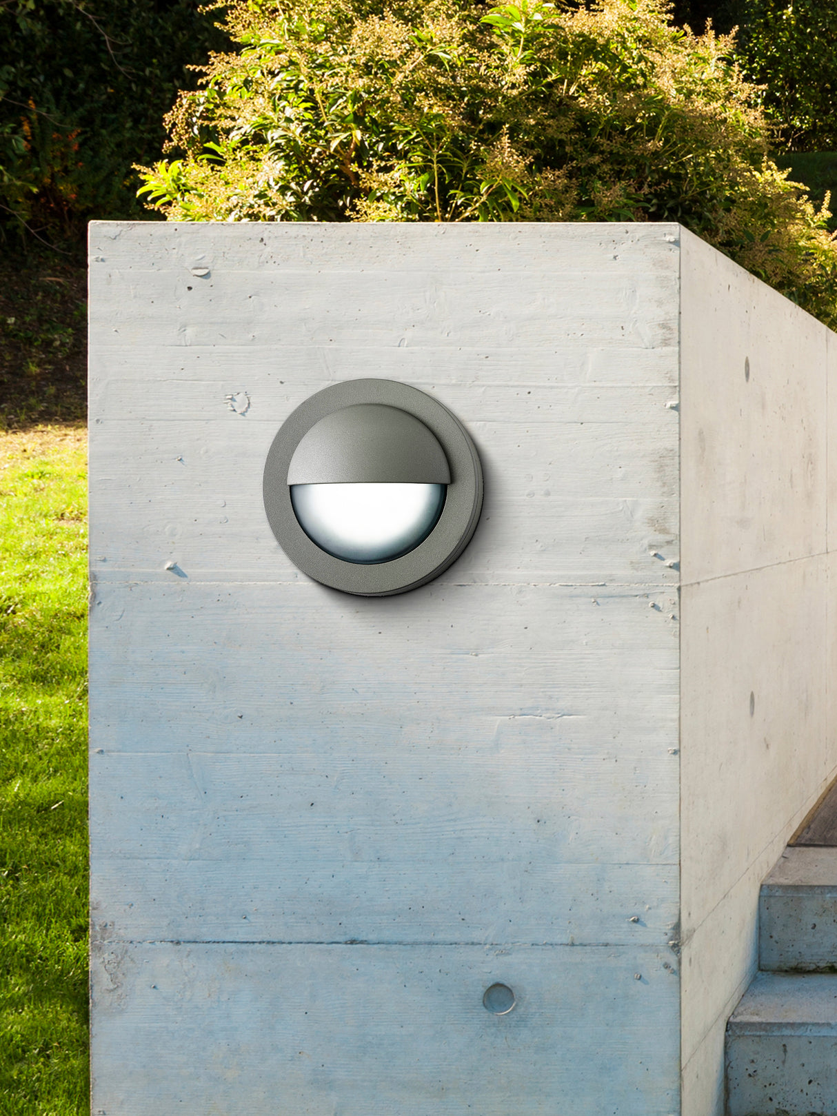 Searchlight Electric Bangor Outdoor Wall Light- Grey Metal & Polycarbonate 1402GY