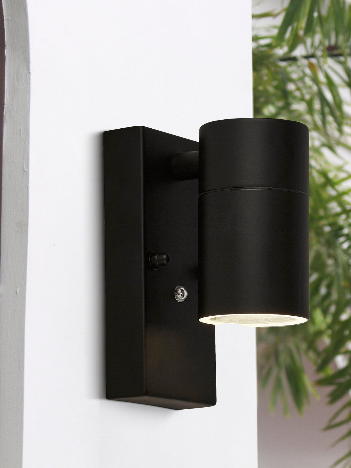 Searchlight Electric Rochester Outdoor Wall Light - Black Metal 14601BK
