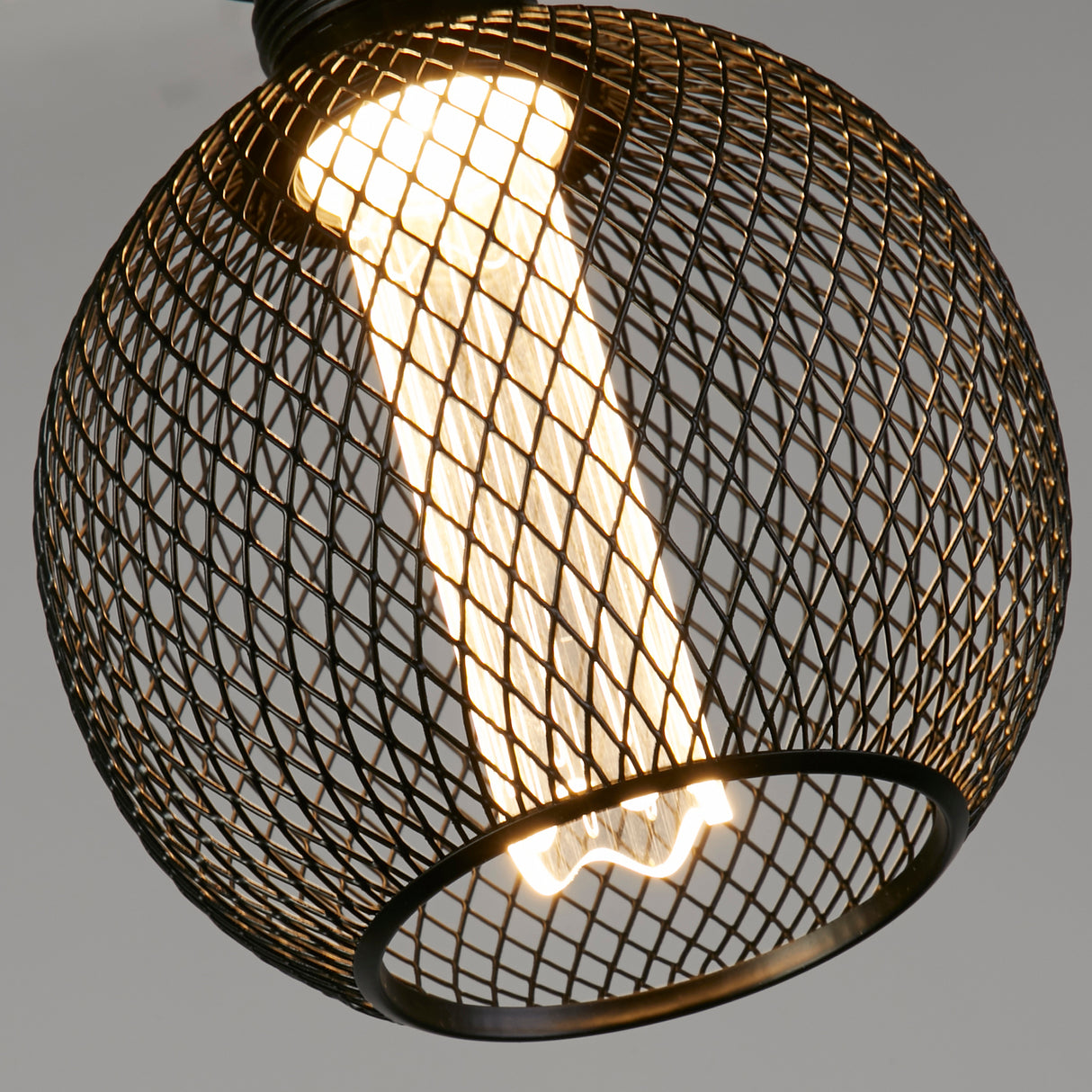 Searchlight Electric Wire Mesh Effect Globe Lamp - Black Metal 26003BK