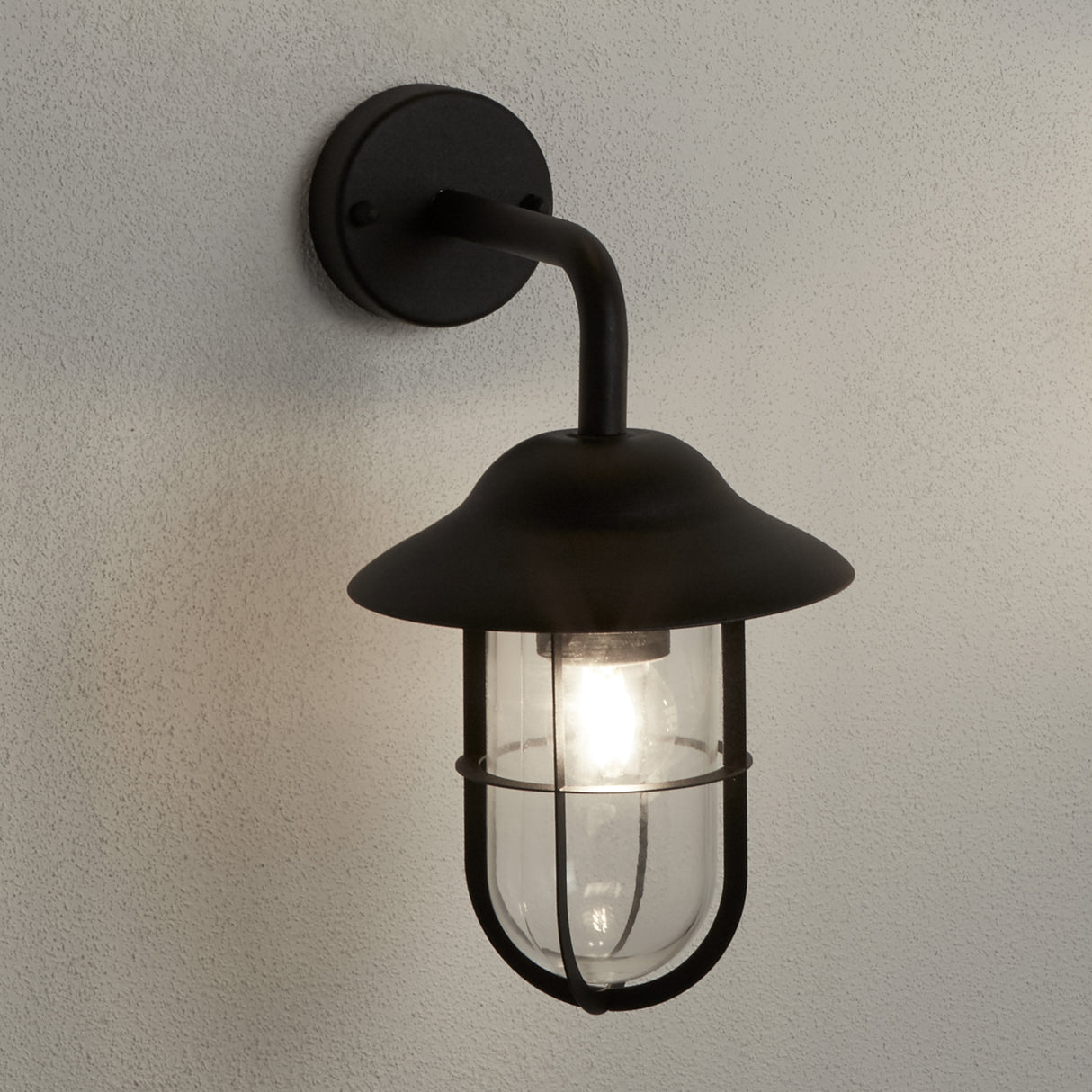 Searchlight Electric Toronto Outdoor Wall Light - Black Metal & Clear Glass 3291BK