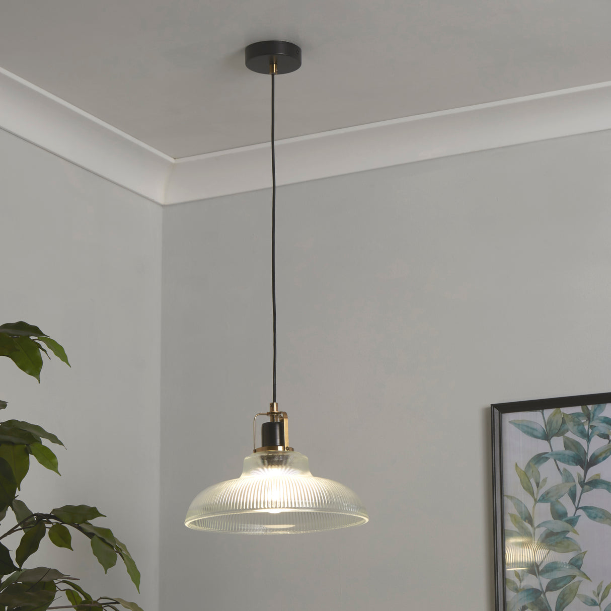 Searchlight Electric Glossop Pendant - Glass, Black & Brass Metal 61189BK