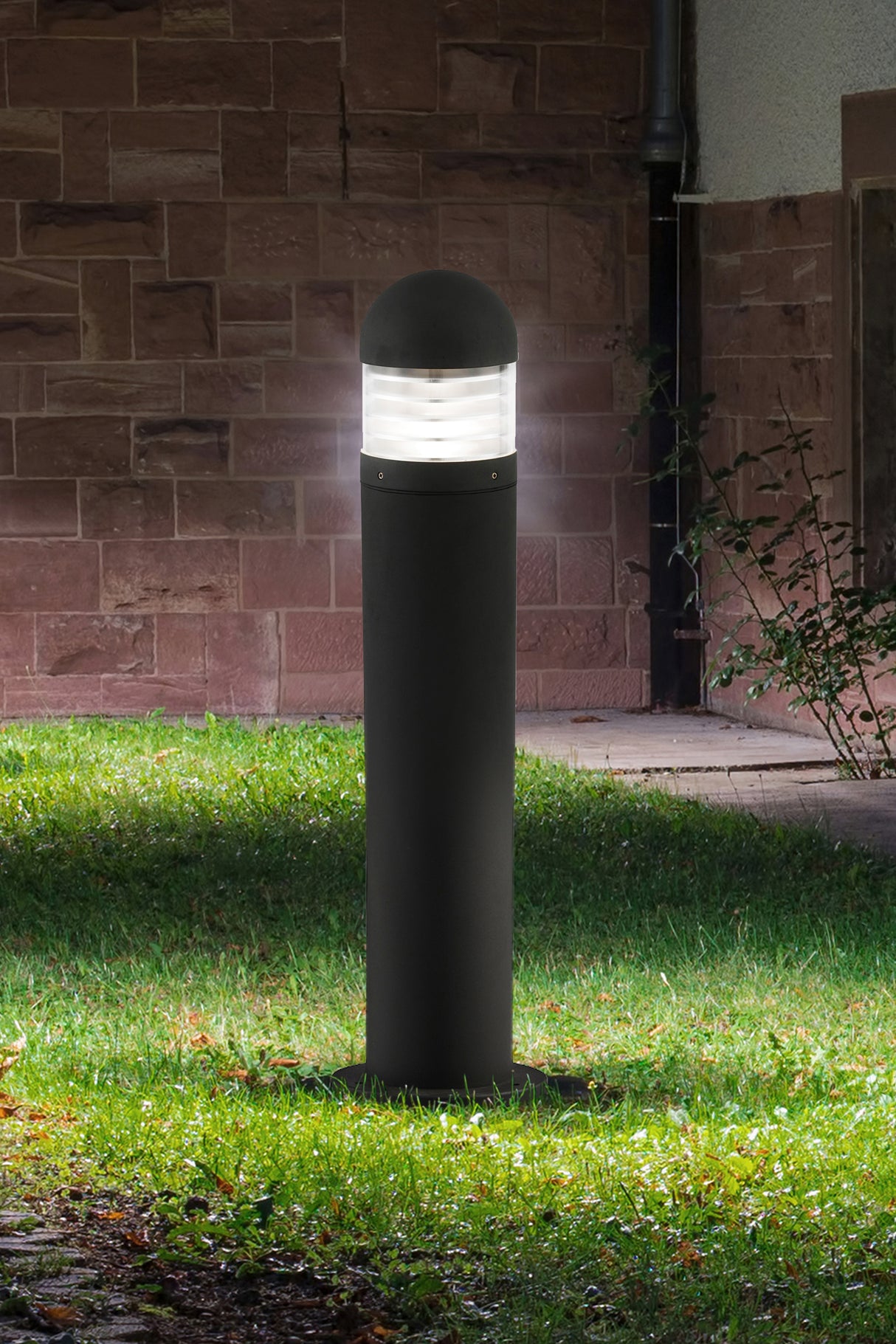 Searchlight Electric Bronx Outdoor Post- Black Metal & Polycarbonate 7900-900