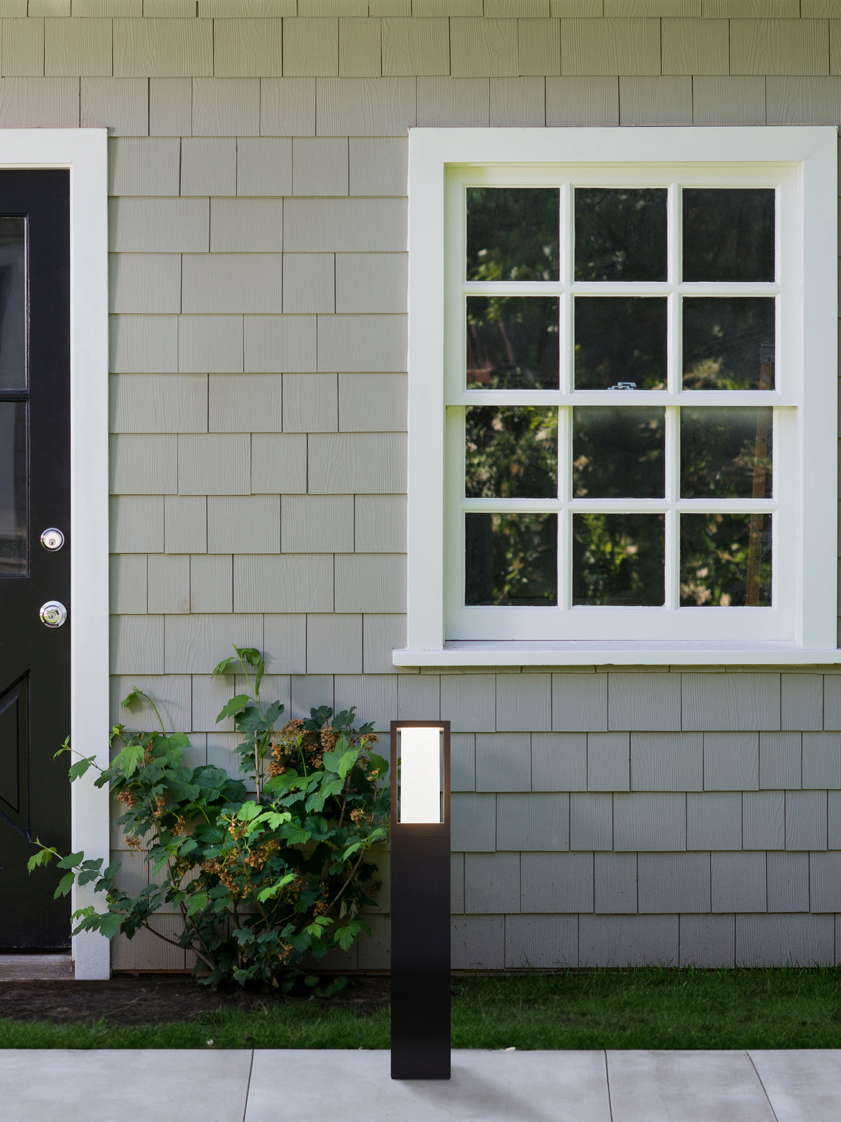 Searchlight Electric Avenue Outdoor Post - Black Metal & Matt White Polycarbonate 91251-450
