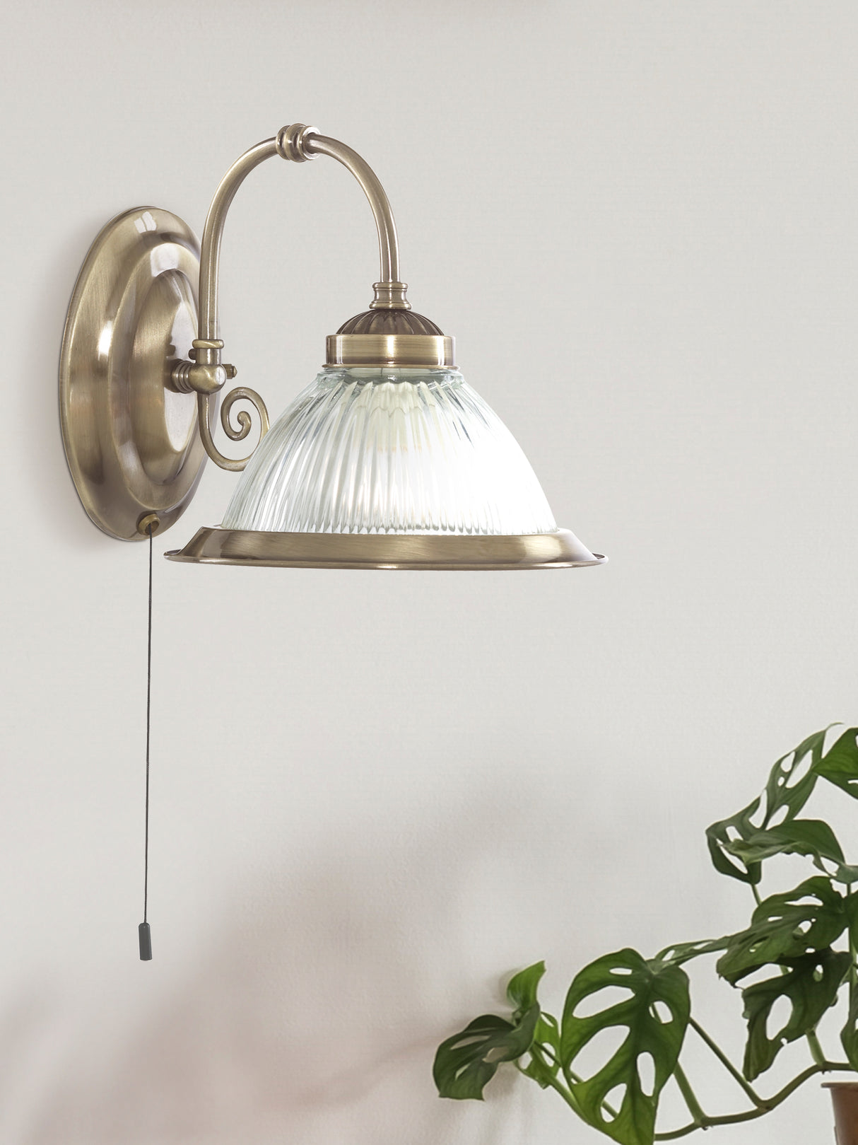 Searchlight Electric American Diner Wall Light - Antique Brass & Ribbed Glass 9341-1
