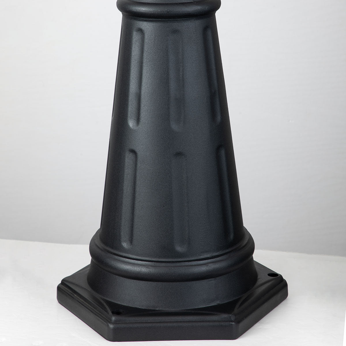 Elstead Lighting Lamp Post from the Chicago range. Chicago 1 Light Single Head Lamp Post Product Code = CC5-M-BK