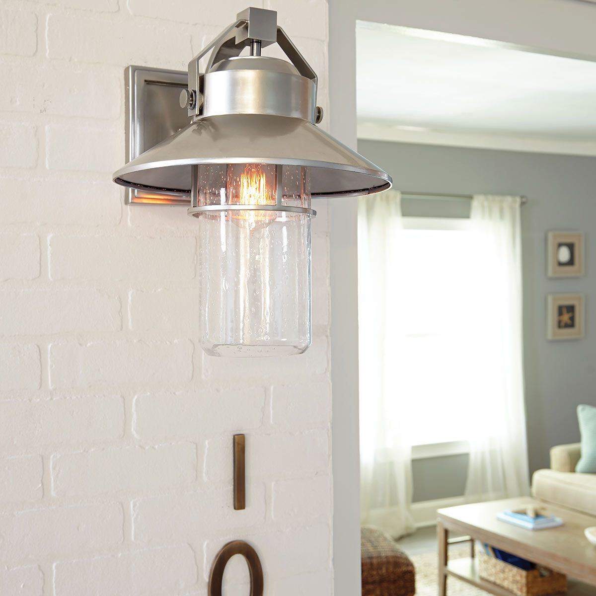 Feiss Outdoor Wall Light from the Boynton range. Boynton 1 Light Large Wall Lantern Product Code = FE-BOYNTON2-L