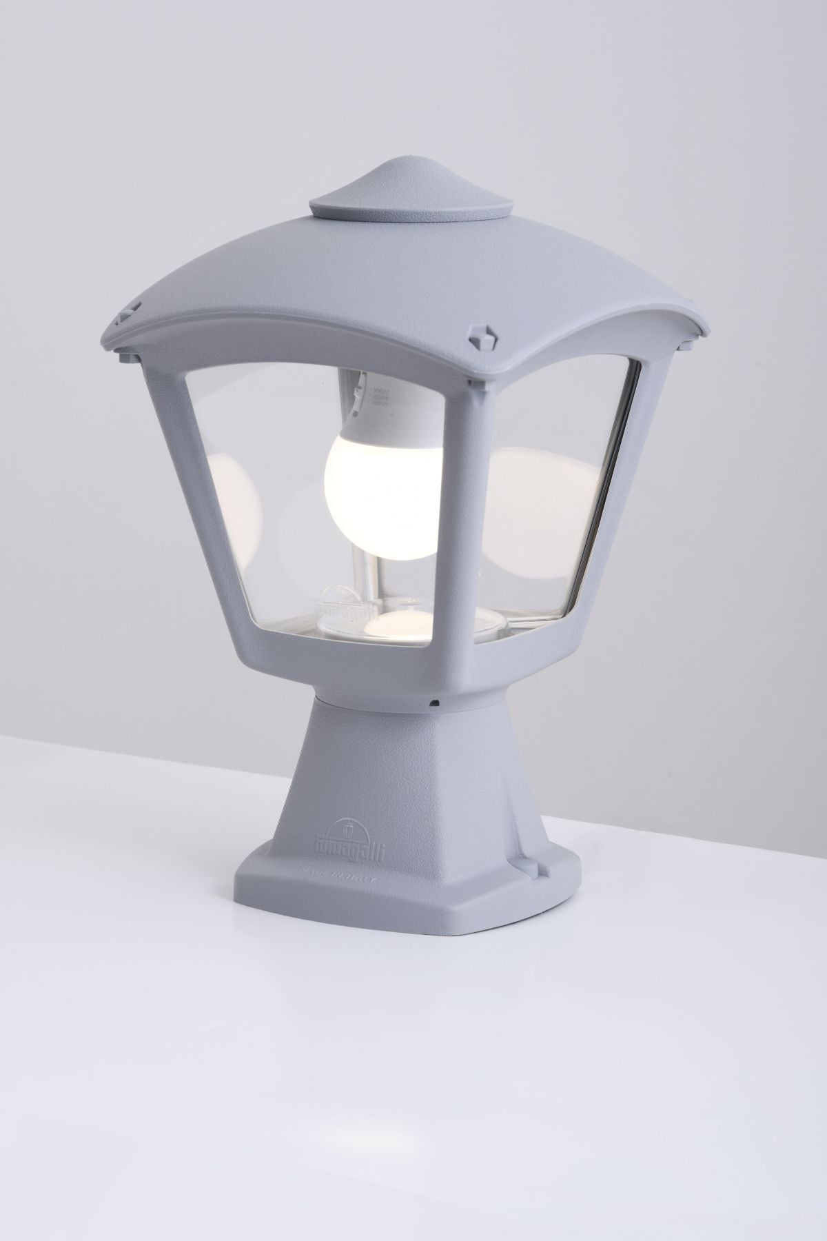 Magnalux Disma Roby Grey Post Top Light Part Number - DISMA/ROBYGY