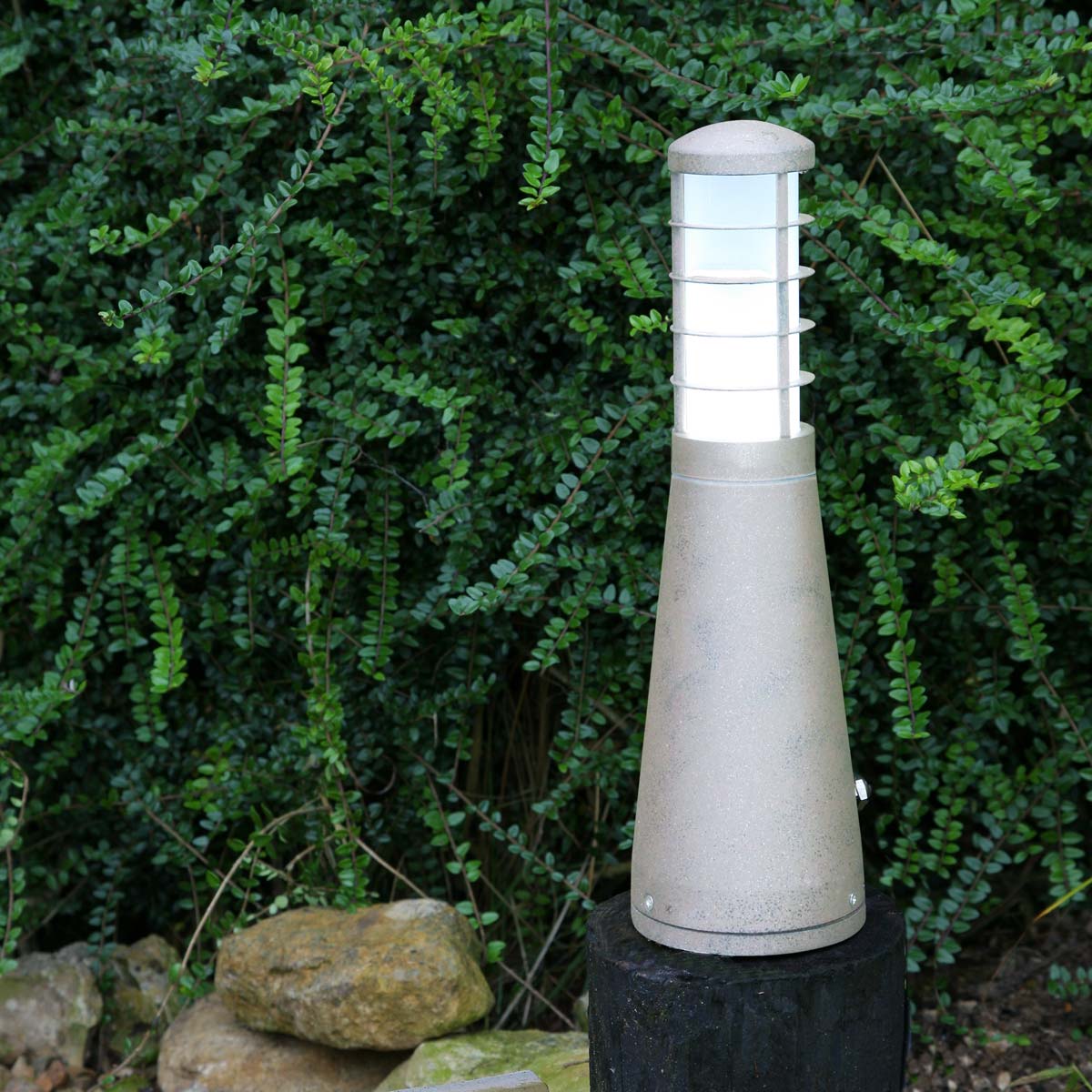 Garden Zone Bollard from the Beta range. Beta Aluminium 4-Ring Bollard - Silver Product Code = GZ-BETA5