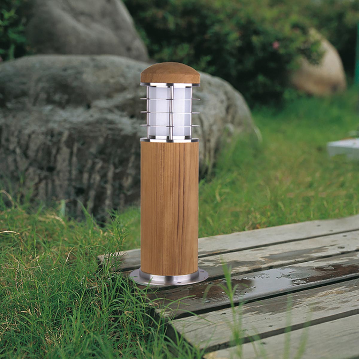 Garden Zone Bollard from the Poole range. Poole 1 Light Mini Bollard Product Code = GZ-POOLE-MB