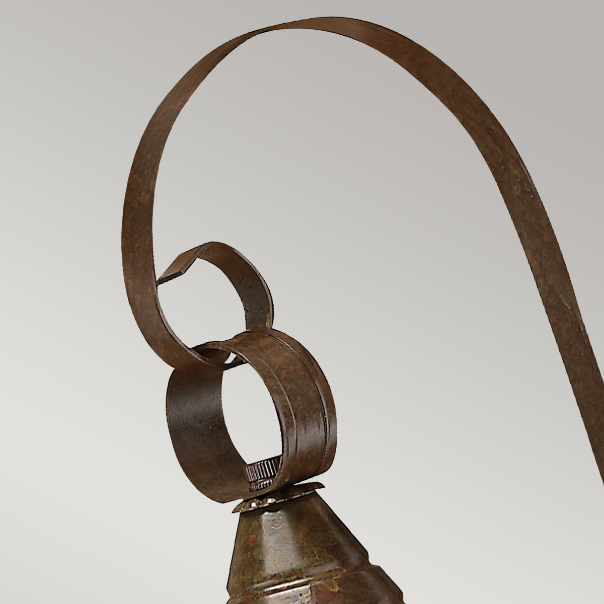 Hinkley Outdoor Wall Light from the Cape Cod range. Cape Cod 1 Light Medium Wall Lantern Product Code = HK-CAPECOD2-M