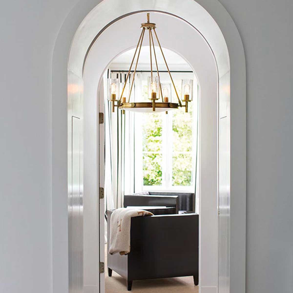 Hinkley Chandelier from the Collier range. Collier 5 Light Chandelier Product Code = HK-COLLIER5