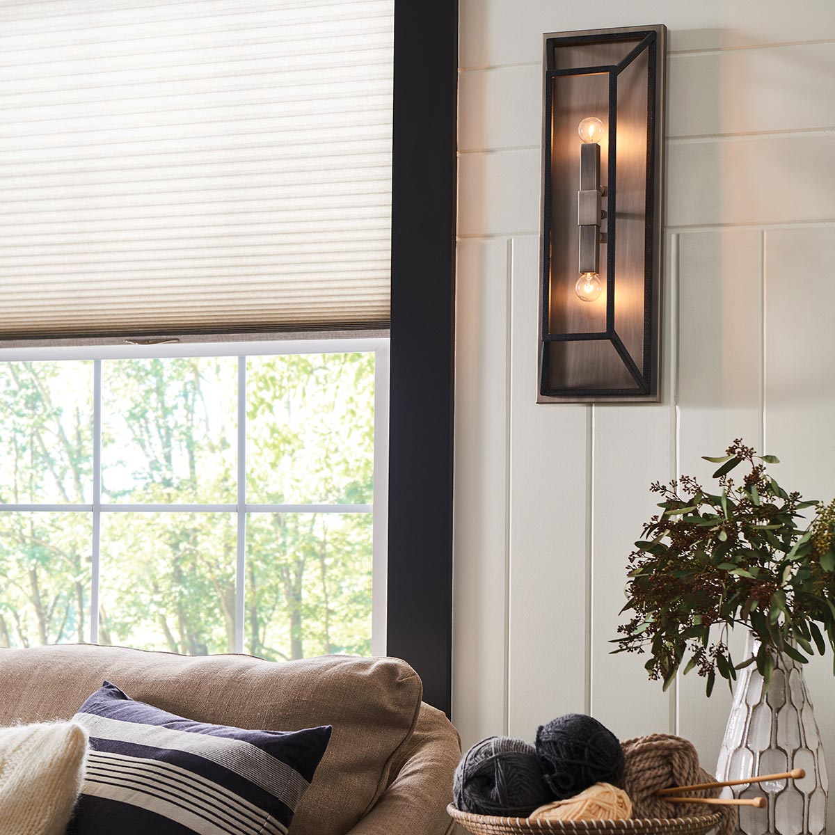 Hinkley Wall Light from the Fulton range. Fulton 2 Light Wall Light Product Code = HK-FULTON2
