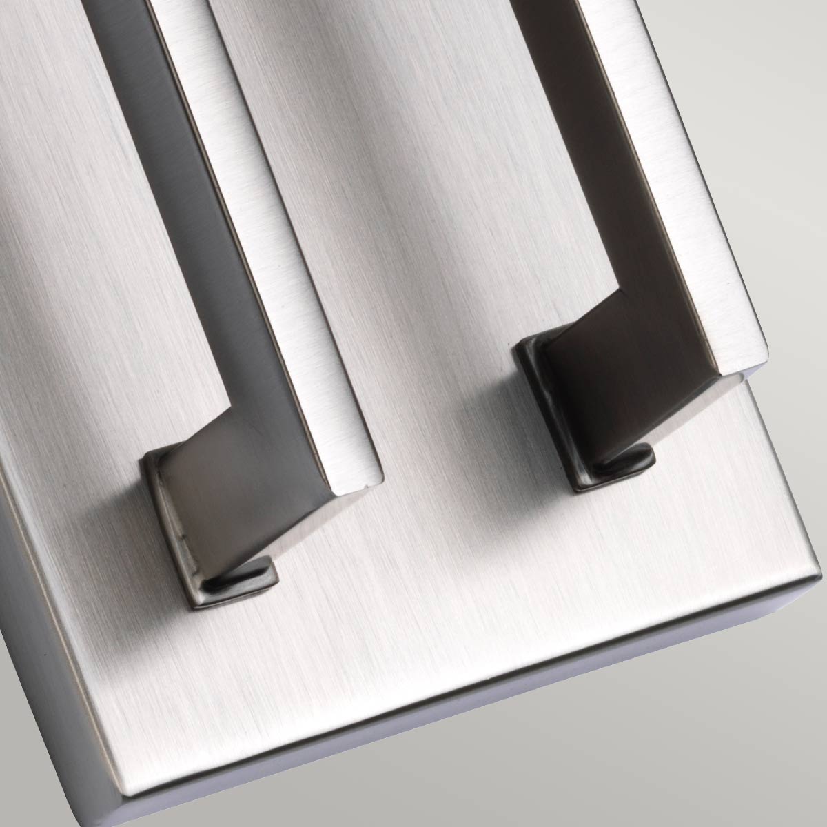 Hinkley Wall Light from the Hampton range. Hampton 2 Light Wall Light Product Code = HK-HAMPTON2