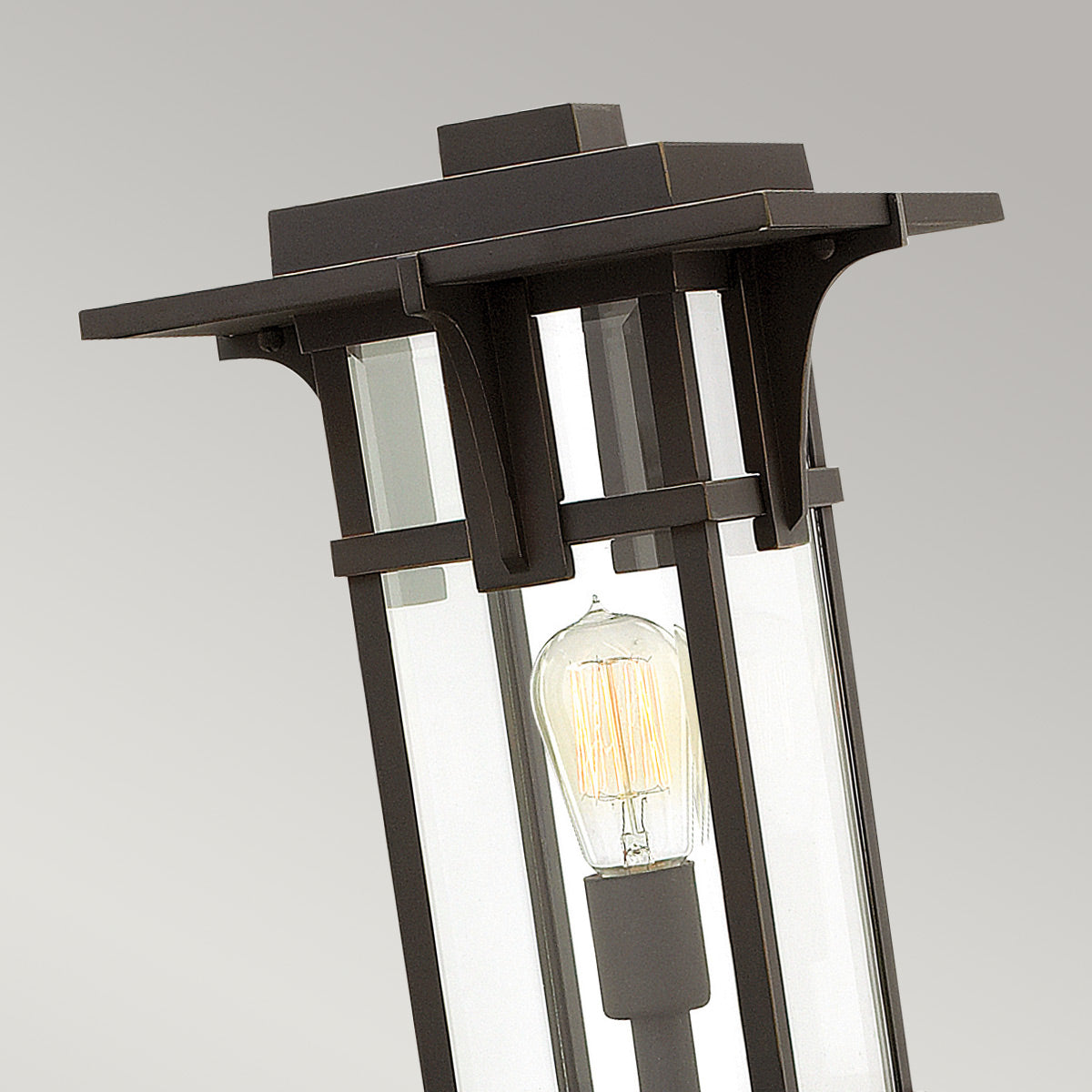 Hinkley Pedestal Lantern from the Manhattan range. Manhattan 1 Light Pedestal Product Code = HK-MANHATTAN3-M