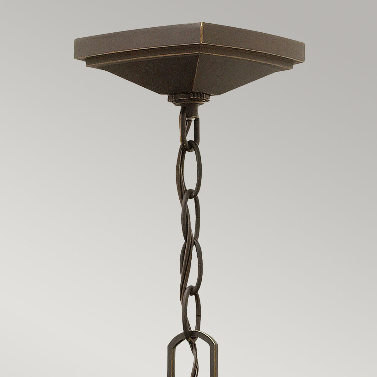 Hinkley Outdoor Hanging from the Manhattan range. Manhattan 1 Light Chain Lantern Product Code = HK-MANHATTAN8-S