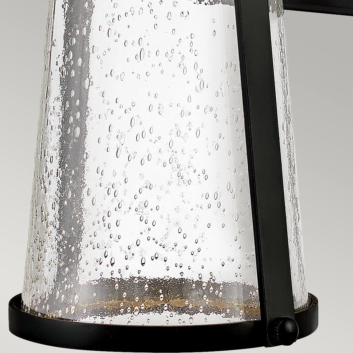 Hinkley Outdoor Wall Light from the Miles range. Miles 1 Light Wall Lantern Product Code = HK-MILES-BK