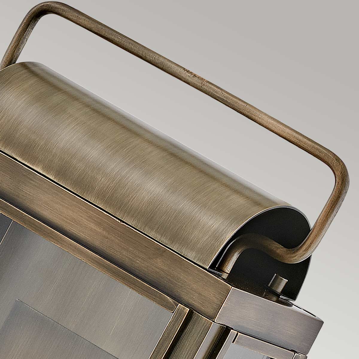 Hinkley Outdoor Wall Light from the Sag Harbor range. Sag Harbor 2 Light Medium Wall Lantern Product Code = HK-SAG-HARBOR-M-BU