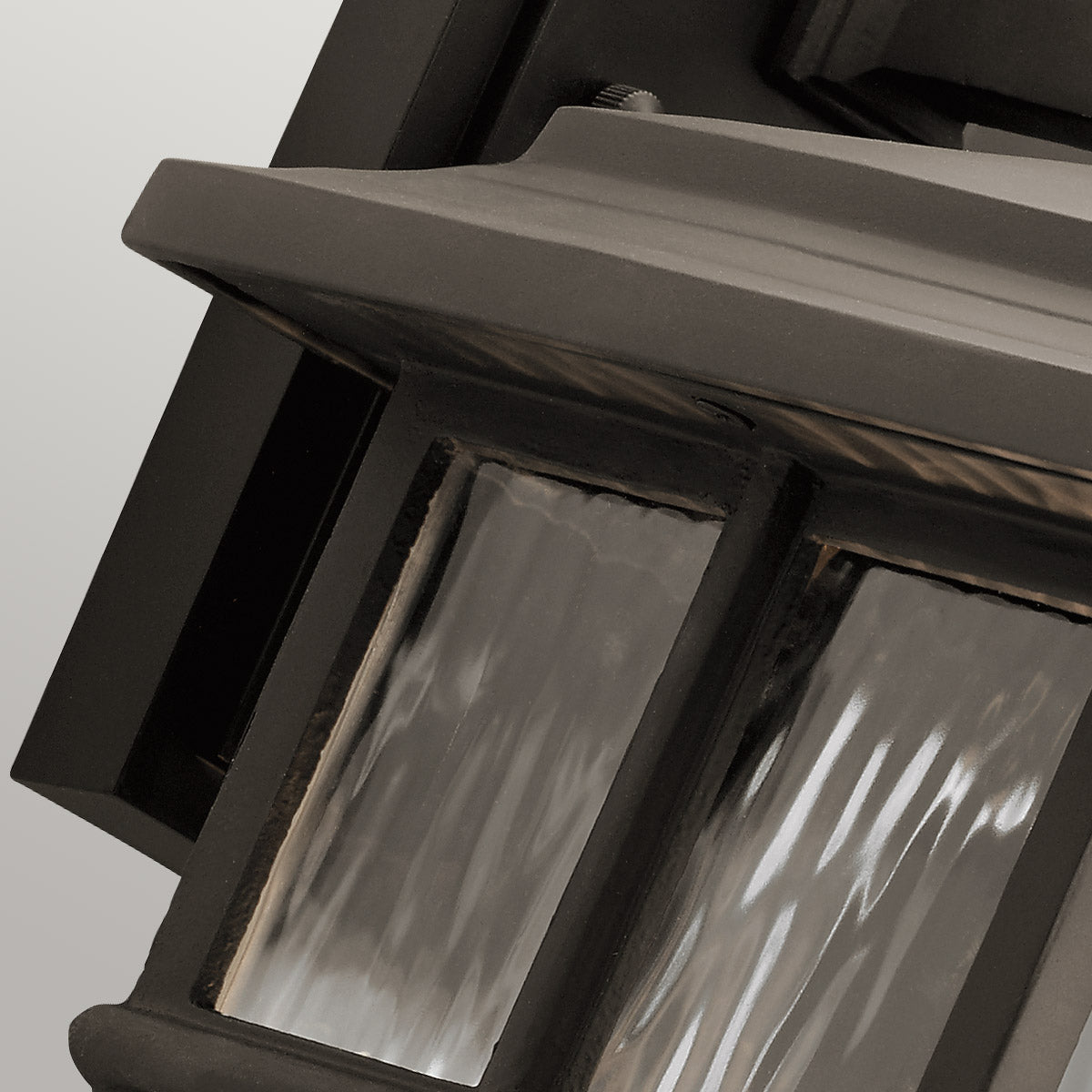 Kichler Outdoor Wall Light from the Beacon Square range. Beacon Square 1 Light Medium Wall Lantern Product Code = KL-BEACON-SQUARE-M-OZ