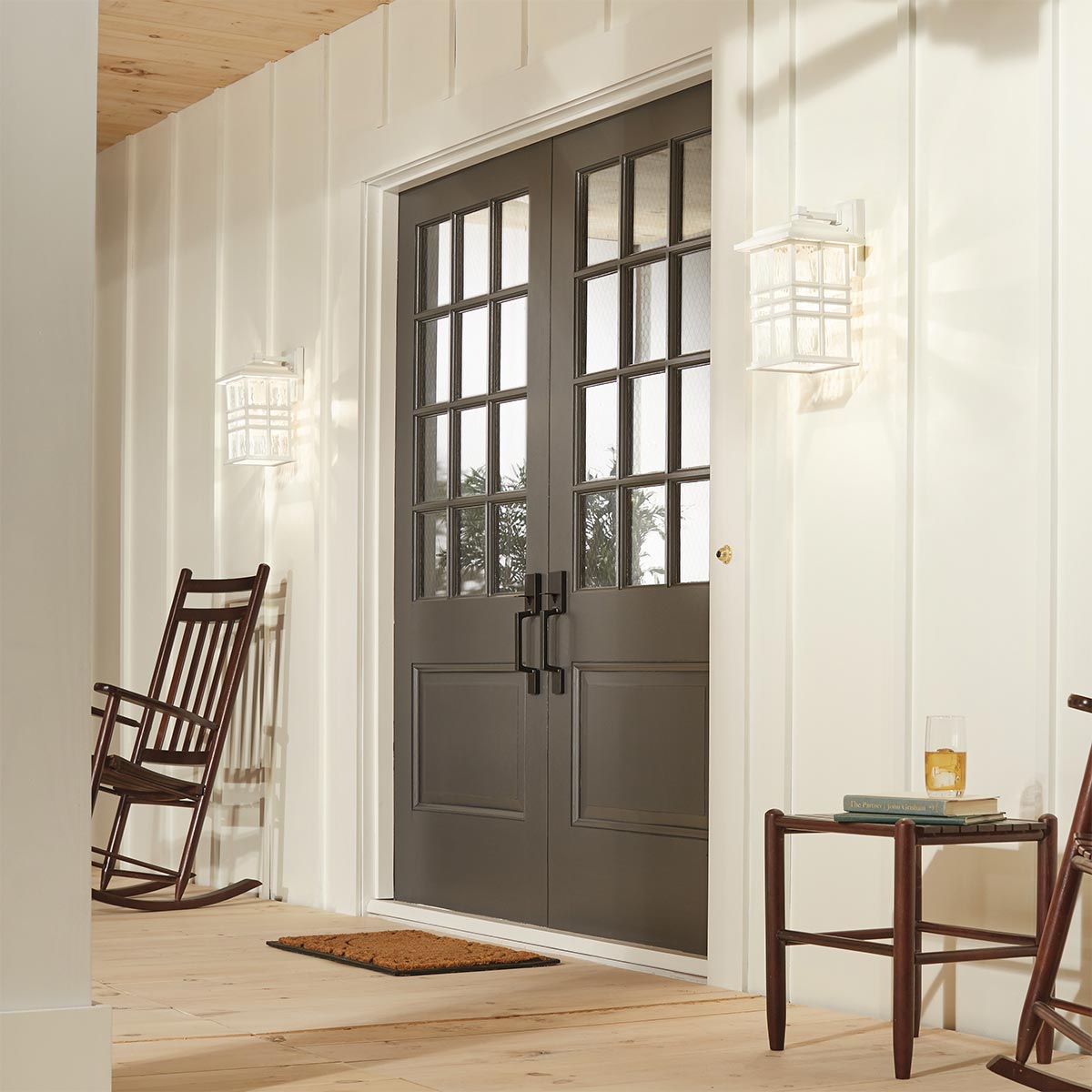 Kichler Outdoor Wall Light from the Beacon Square range. Beacon Square 1 Light Medium Wall Lantern Product Code = KL-BEACON-SQUARE-M-WHT