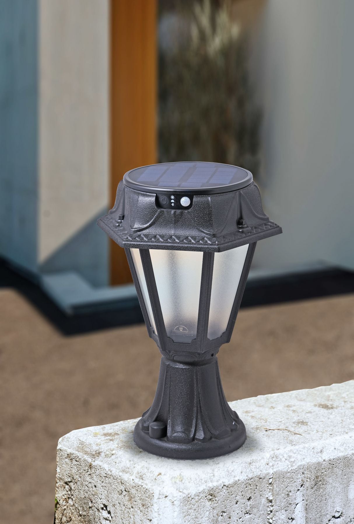 Magnalux Mininlot/Golia Black Clear E27 Post top Light Part Number - MINILOT/GOLIA