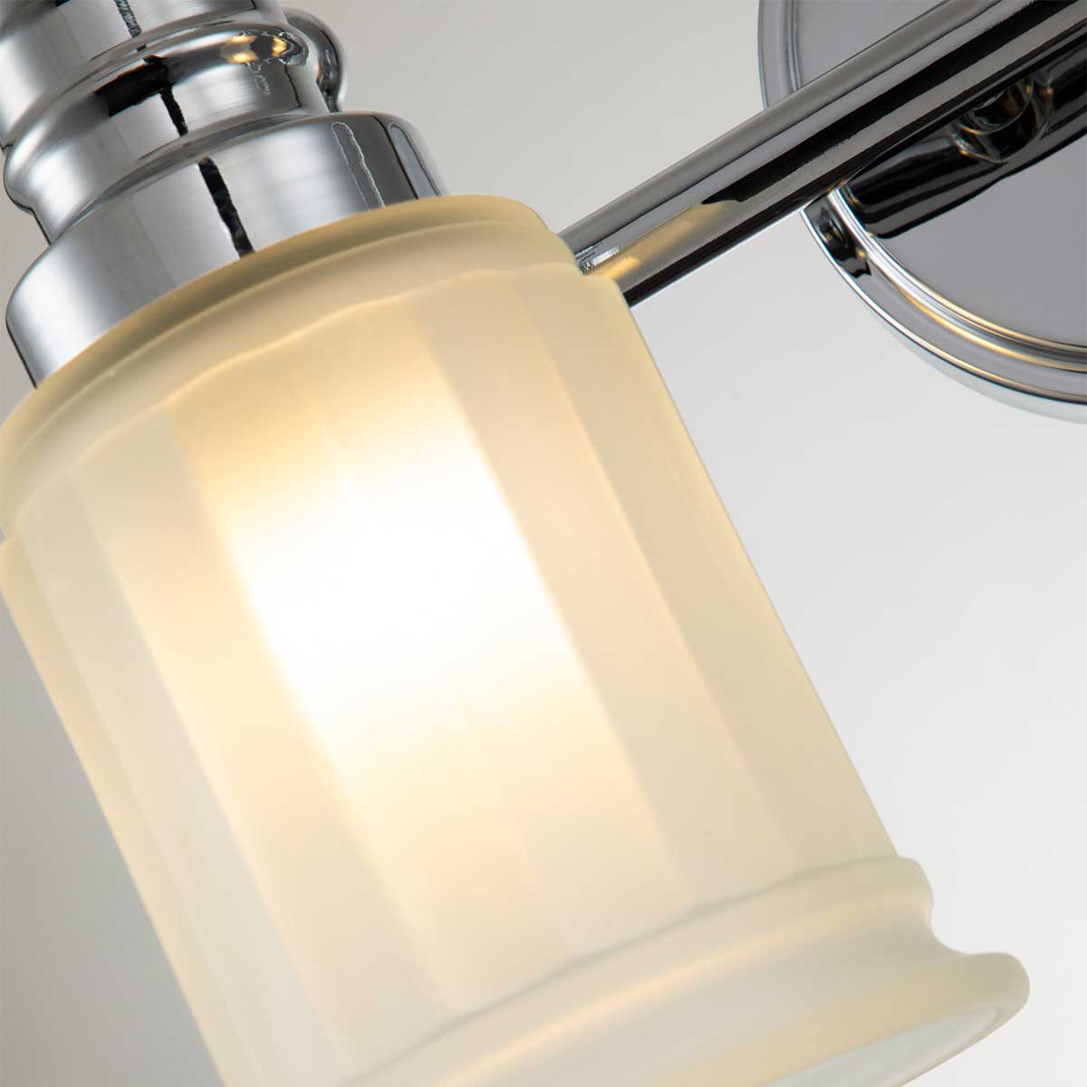 Quoizel Wall Light from the Swell range. Swell 2 Light Wall Light Product Code = QZ-SWELL2-PC-BATH
