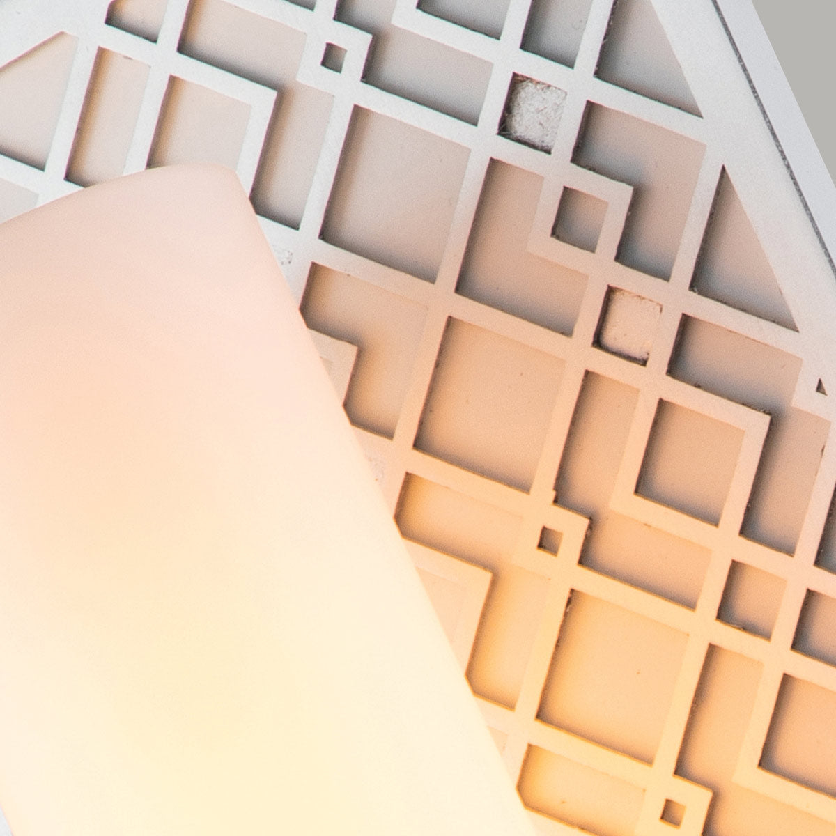Elstead Lighting Wall Light from the Ziggy range. Ziggy 1lt Wall light - Lacquered Silver Product Code = ZIGGY1-LS