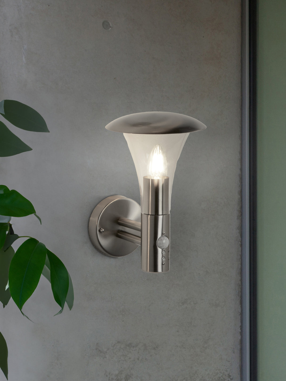 Searchlight Electric Strand Outdoor Wall Light - Stainless Steel & Polycarbonate 95