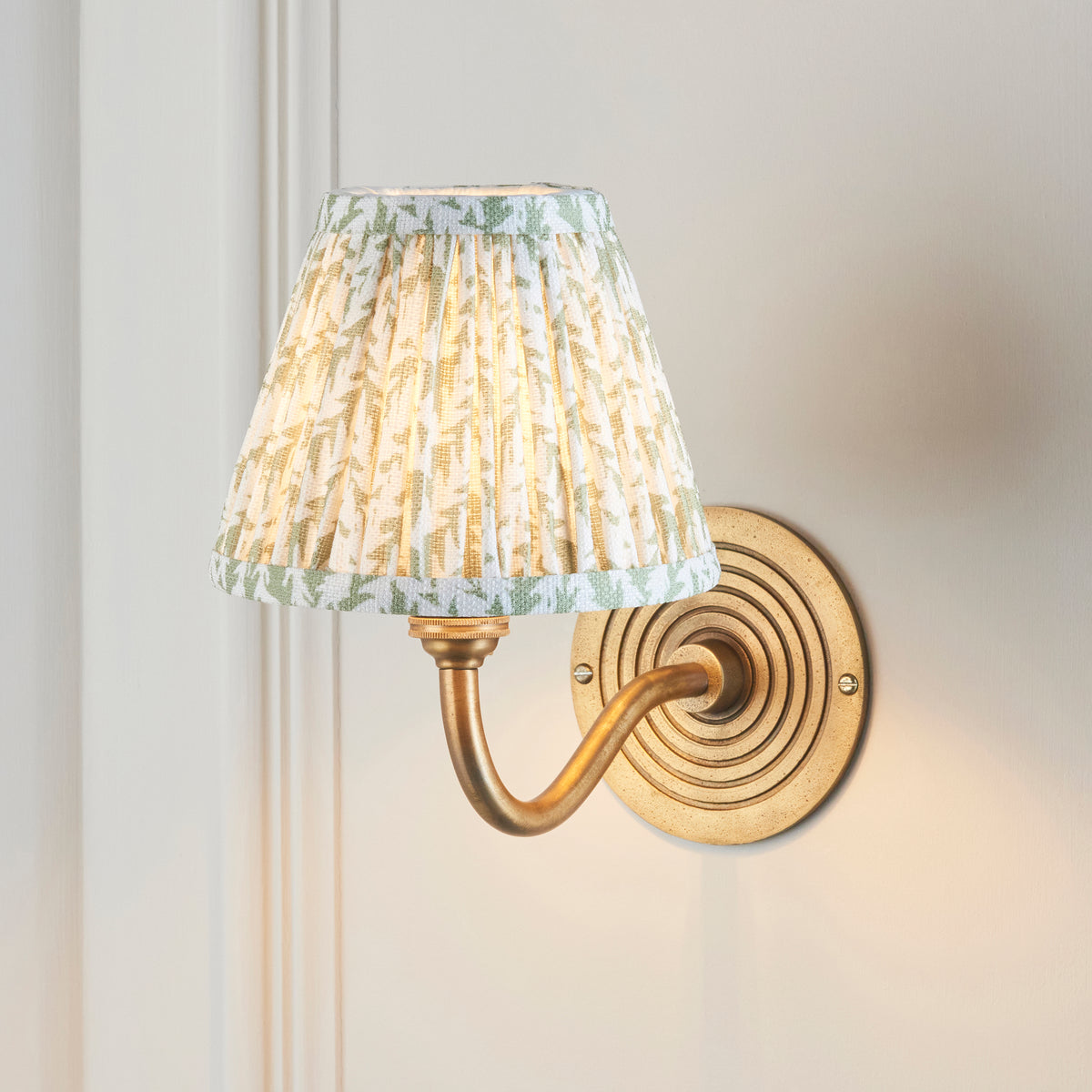Endon Lighting Ripple Curve & Leaf 16cm 114090 Ripple Curve & Leaf 16cm Wall Light