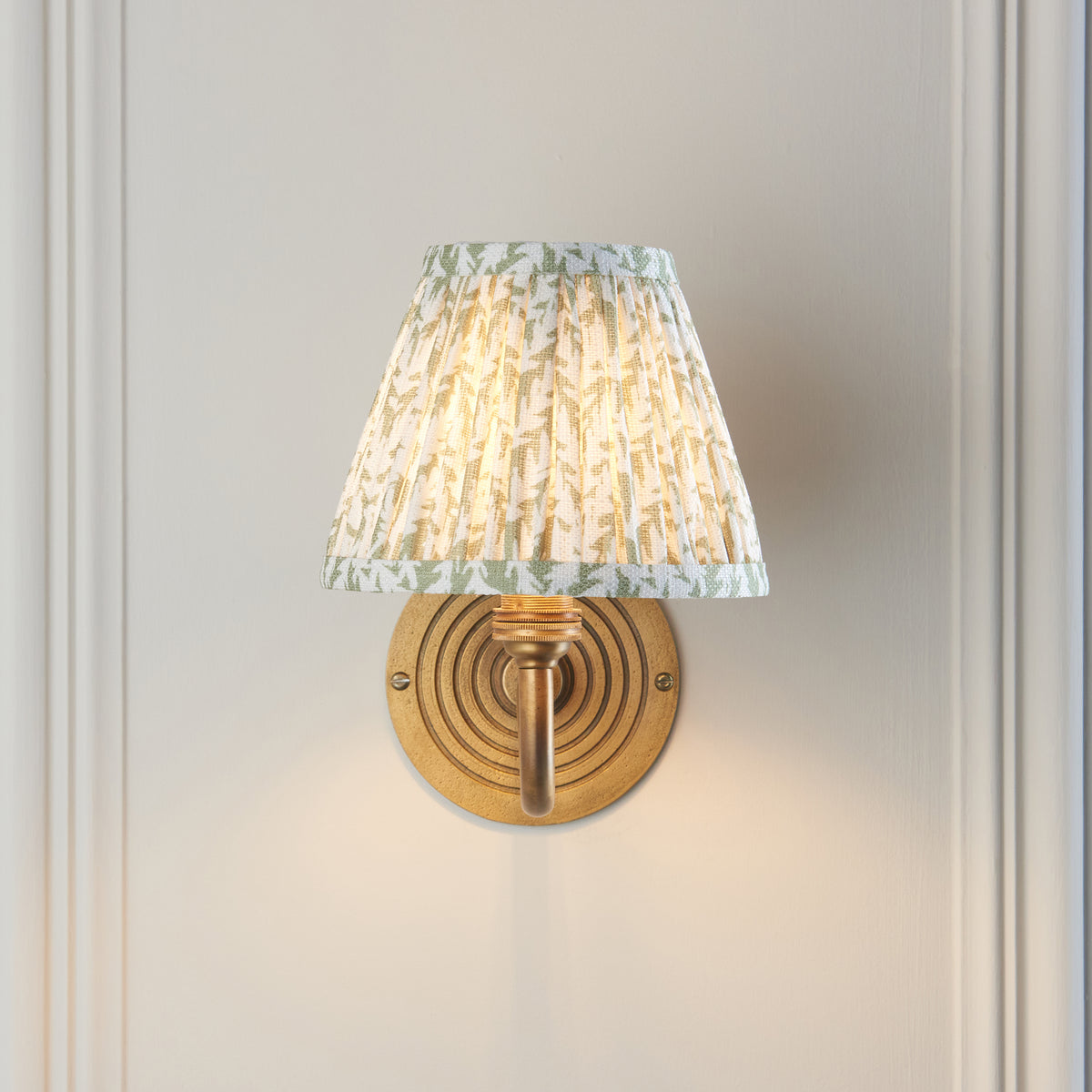 Endon Lighting Ripple Curve & Leaf 16cm 114090 Ripple Curve & Leaf 16cm Wall Light