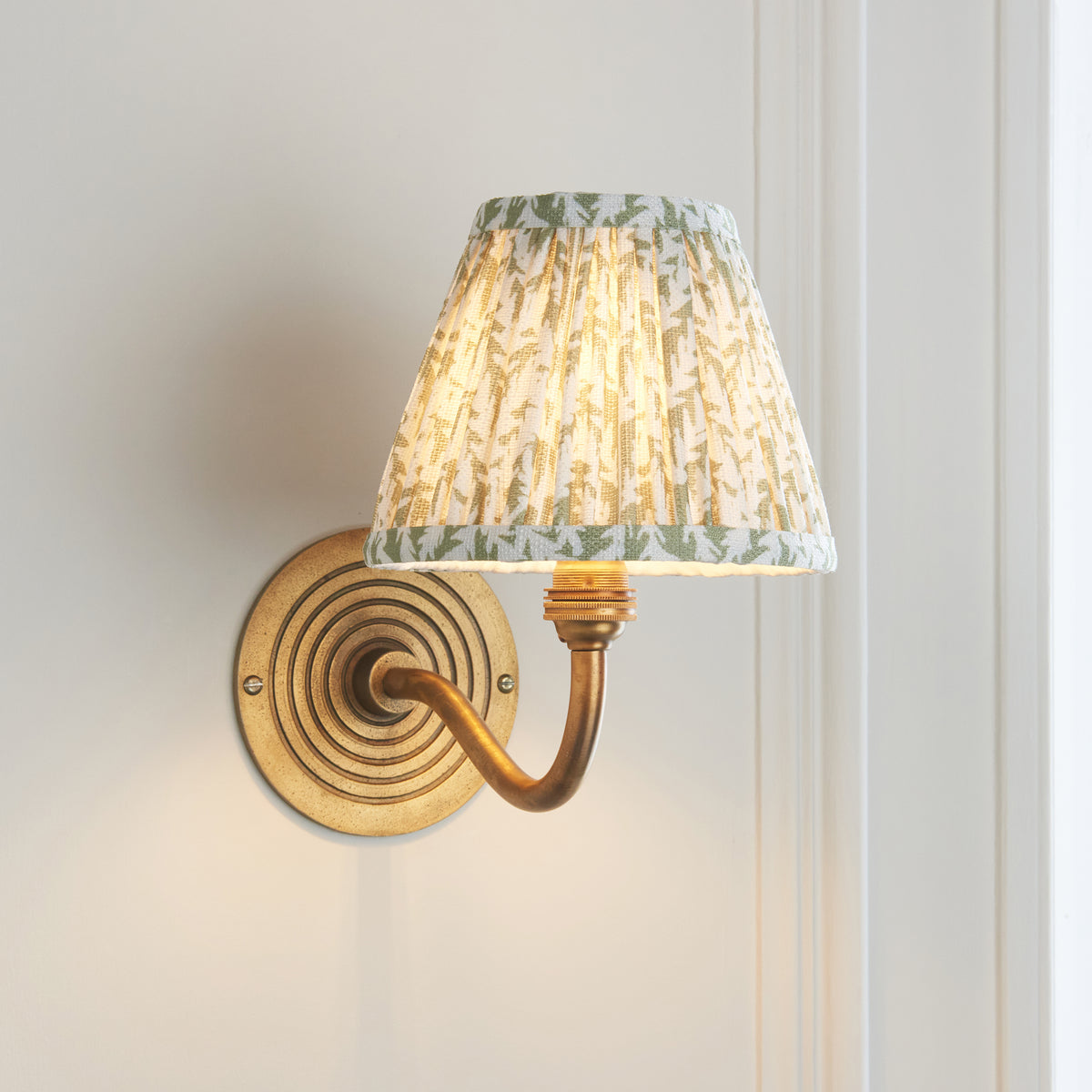 Endon Lighting Ripple Curve & Leaf 16cm 114090 Ripple Curve & Leaf 16cm Wall Light