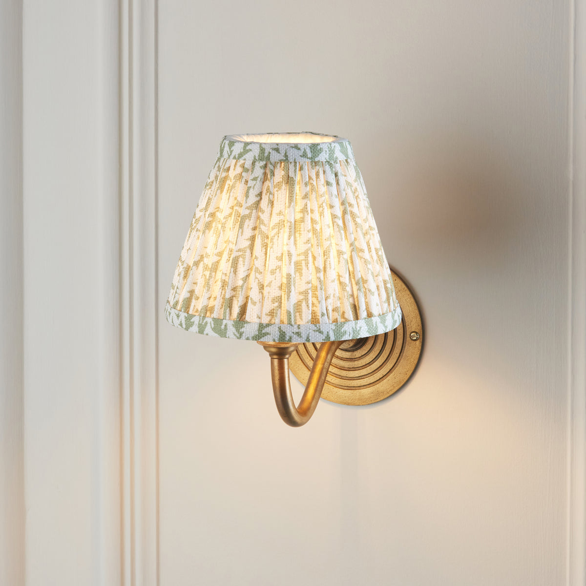 Endon Lighting Ripple Curve & Leaf 16cm 114090 Ripple Curve & Leaf 16cm Wall Light