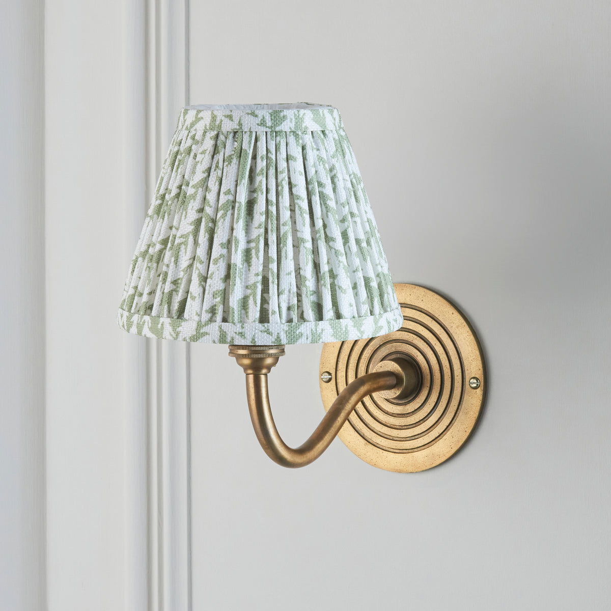 Endon Lighting Ripple Curve & Leaf 16cm 114090 Ripple Curve & Leaf 16cm Wall Light