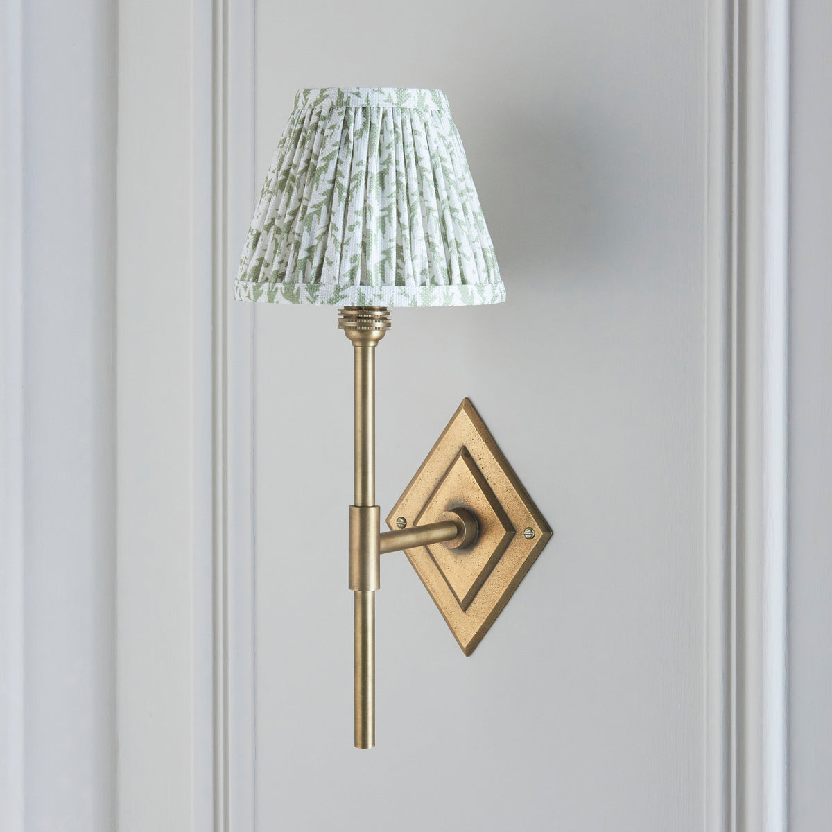 Endon Lighting Diamond Tall & Leaf 16cm 114133 Diamond Tall & Leaf 16cm Wall Light