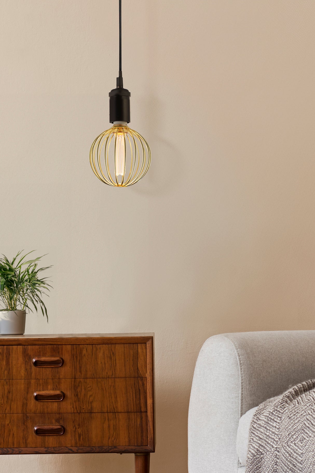 Searchlight Electric Globe Lamp - Gold Metal 16004GO