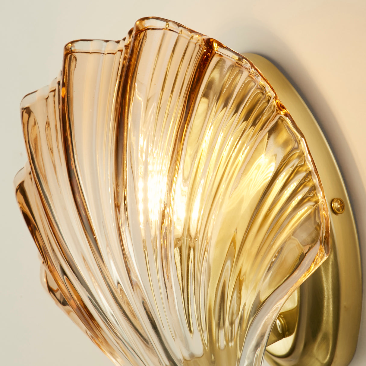Searchlight Electric Shell 1Lt Wall Light, Satin Brass Metal & Amber Glass IP44 28980SB