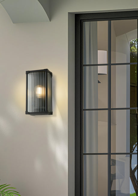Searchlight Electric Cincinnati Outdoor Wall Lamp Aluminium, Clear ribbed glass 39340BK