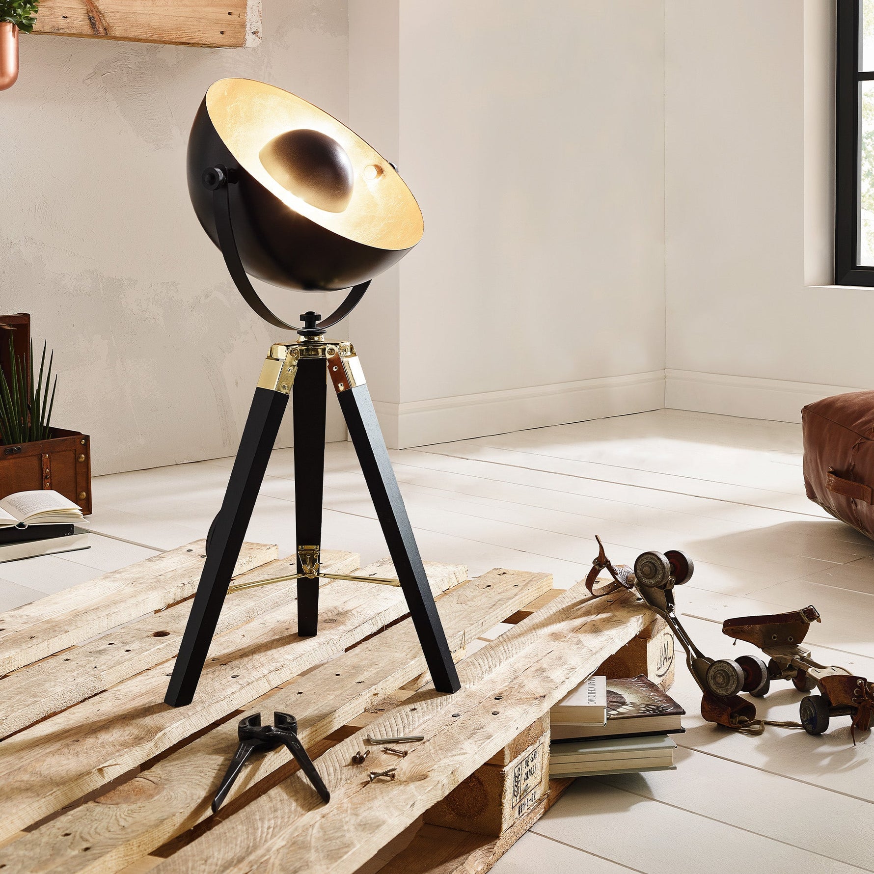 Eglo EU LAROA LED Floor Lamp – White Office Floor Light, Touch Dimmer, 600?lm, Modern Indoor Lighting