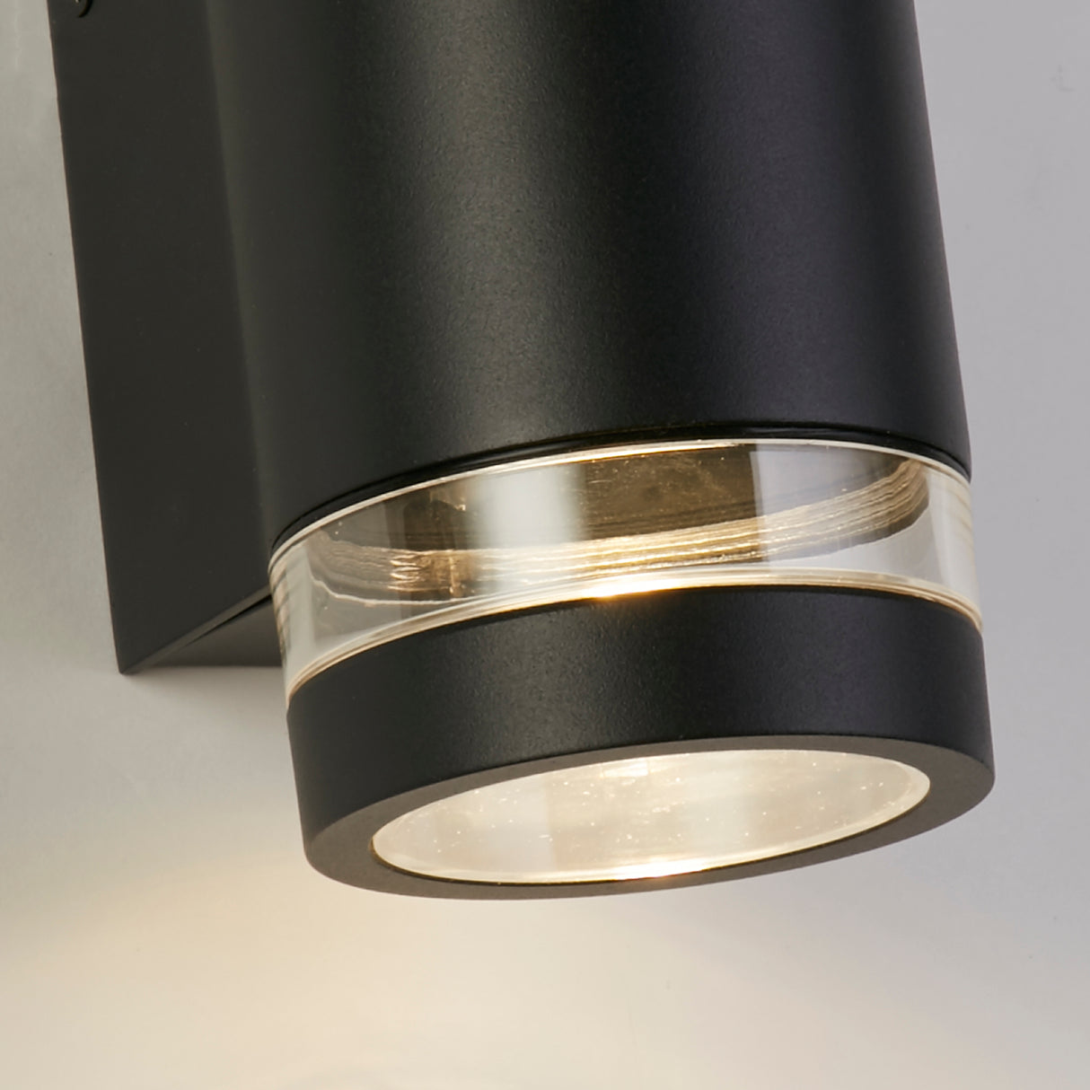 Searchlight Electric Austin Outdoor Wall Light Black 61100BK