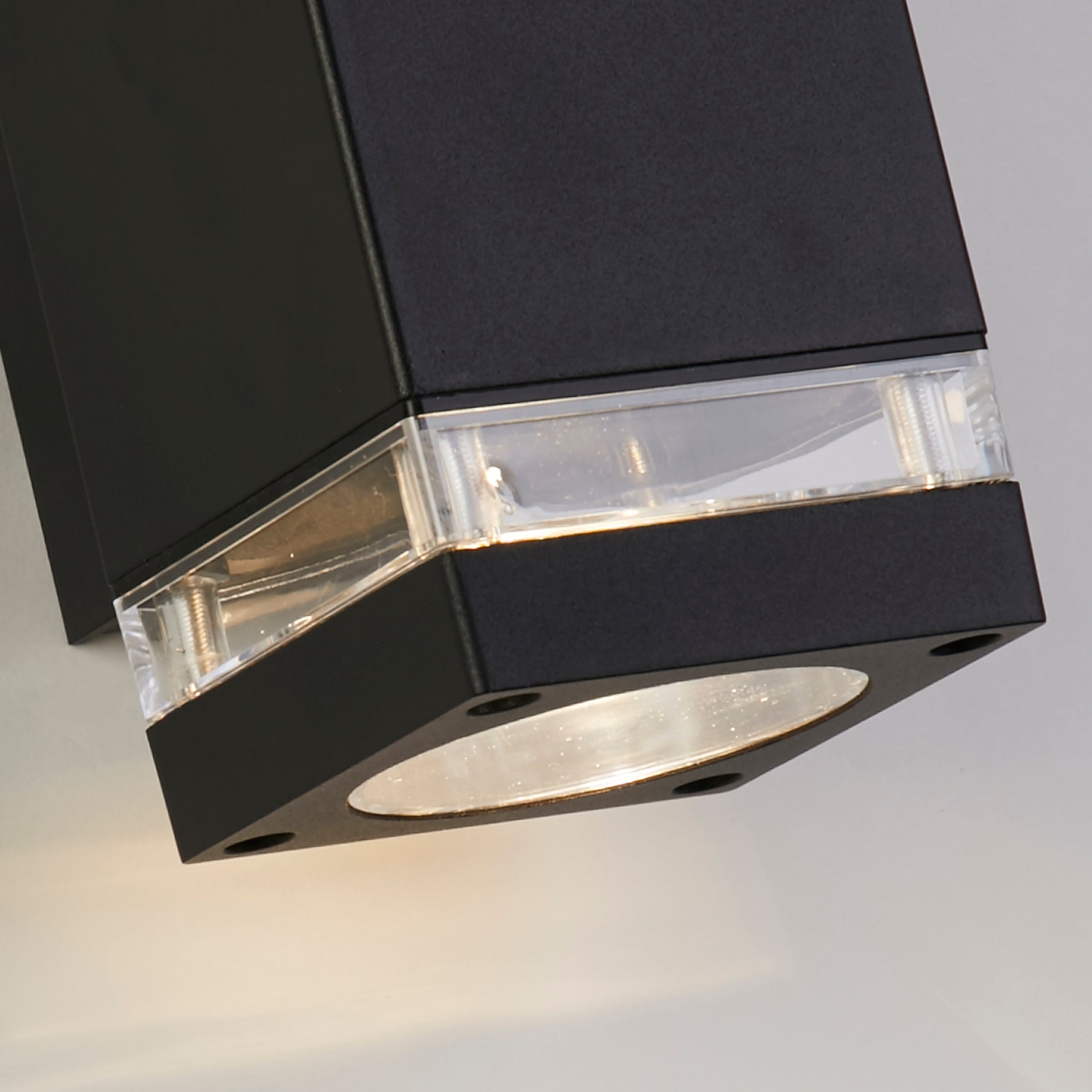 Searchlight Electric Houston Outdoor Wall Light Black 61101BK