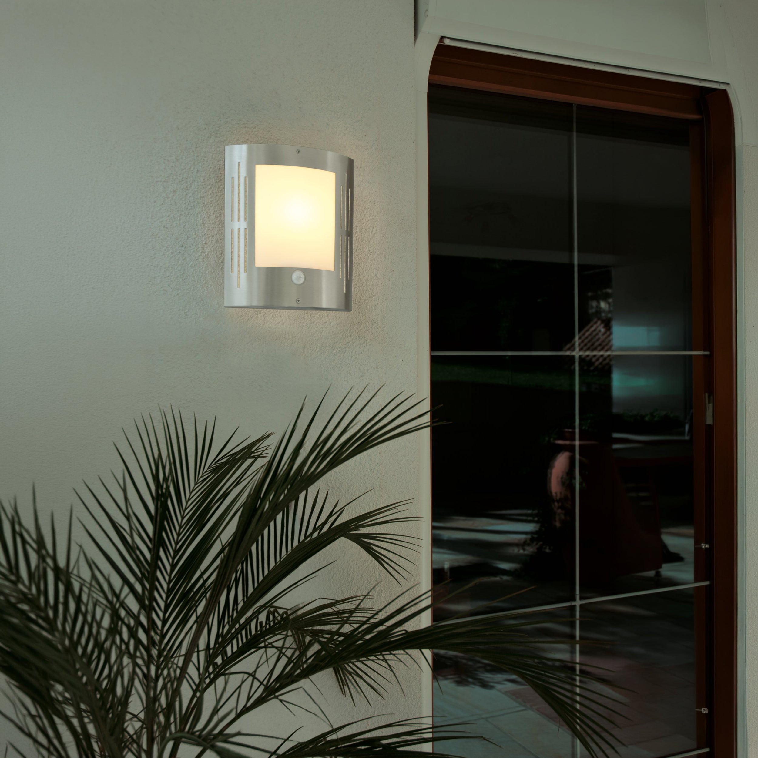 Eglo EU FAEDO?3 Outdoor LED Floodlight – Black Aluminium, Motion Sensor, Daylight White, IP44 Exterior Lighting