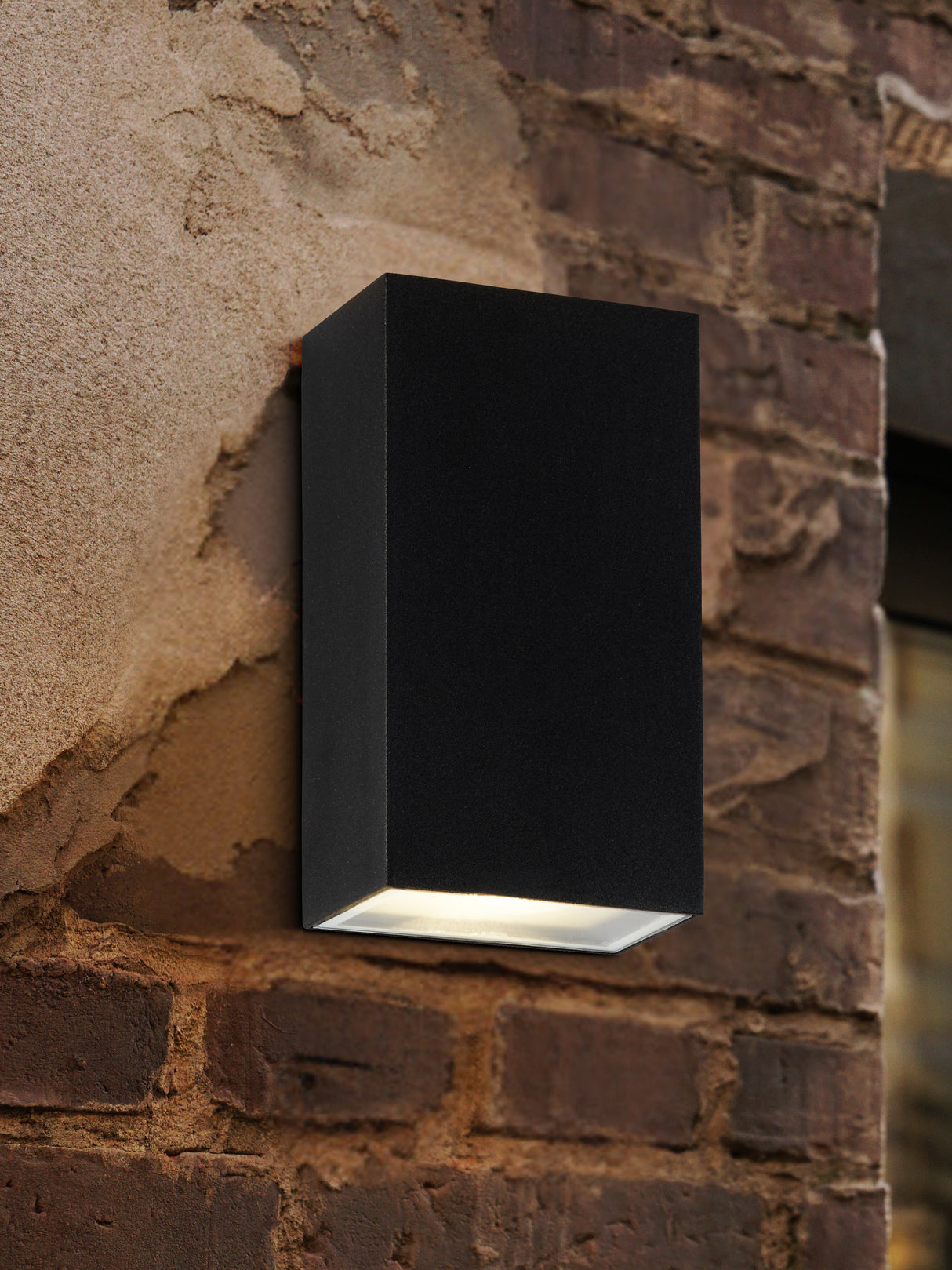 Searchlight Electric Stirling Outdoor Wall Light - Black Metal & Glass 8852BK