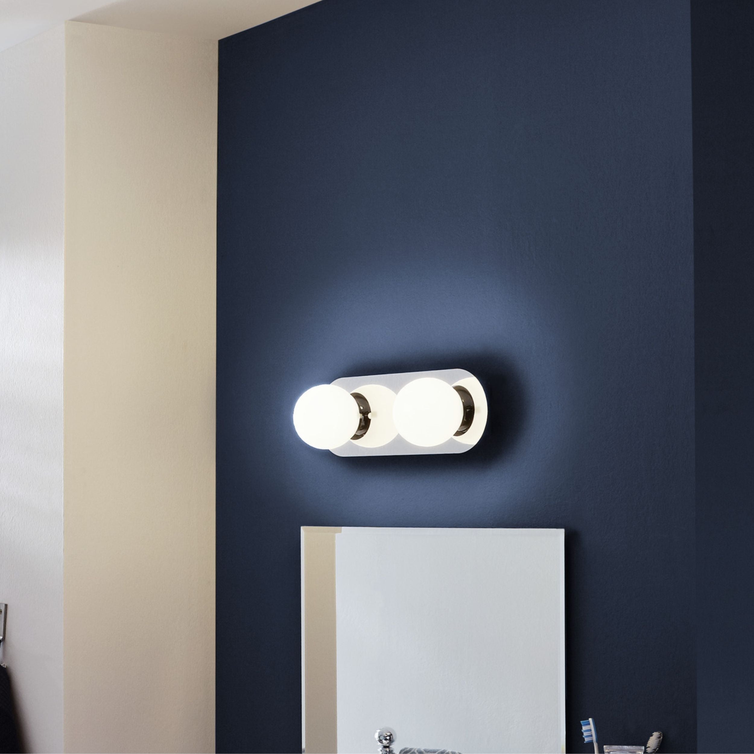 Eglo EU METRASS?1 Wall Light – White Aluminium, Integrated LED, Warm White, Compact Indoor Wall Lighting product image - Endon Lighting from First Light Direct with great prices and fast UK delivery