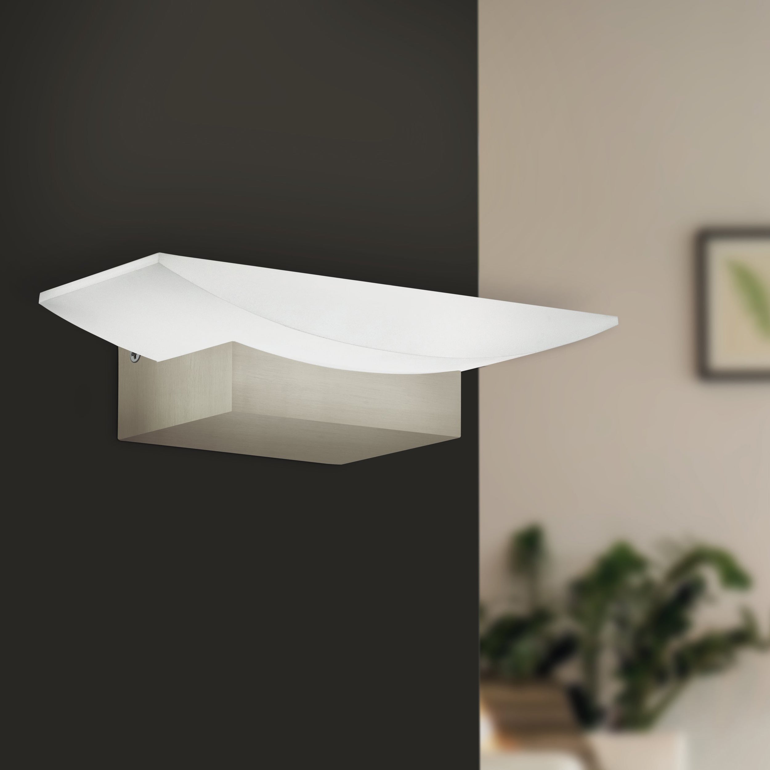 Eglo EU FELONICHE LED Wall Light – Black & Gold Aluminium, Warm White, Indoor Lighting