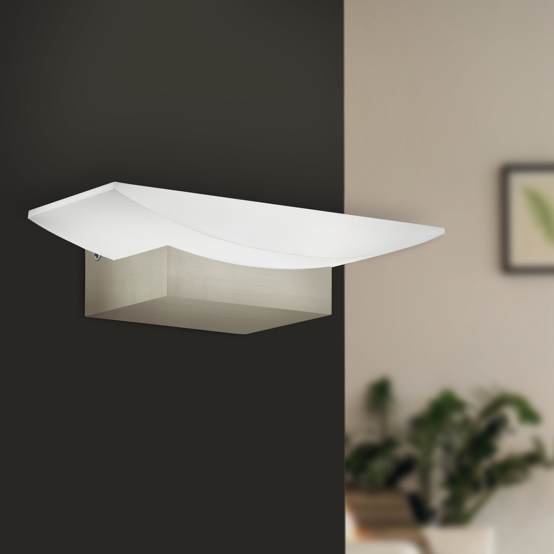 Eglo EU FELONICHE LED Wall Light – Black & Gold Aluminium, Warm White, Indoor Lighting