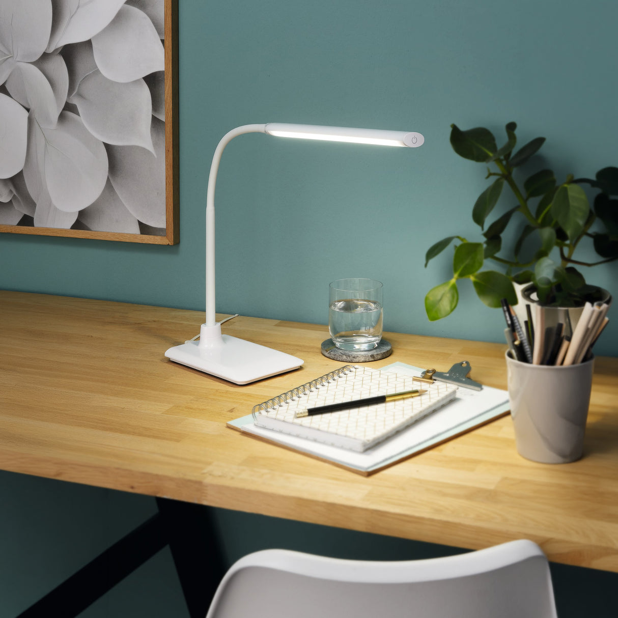 Eglo EU LAROA LED Table Lamp – White Desk Light, Touch Dimmer, 600?lm, Office Lighting