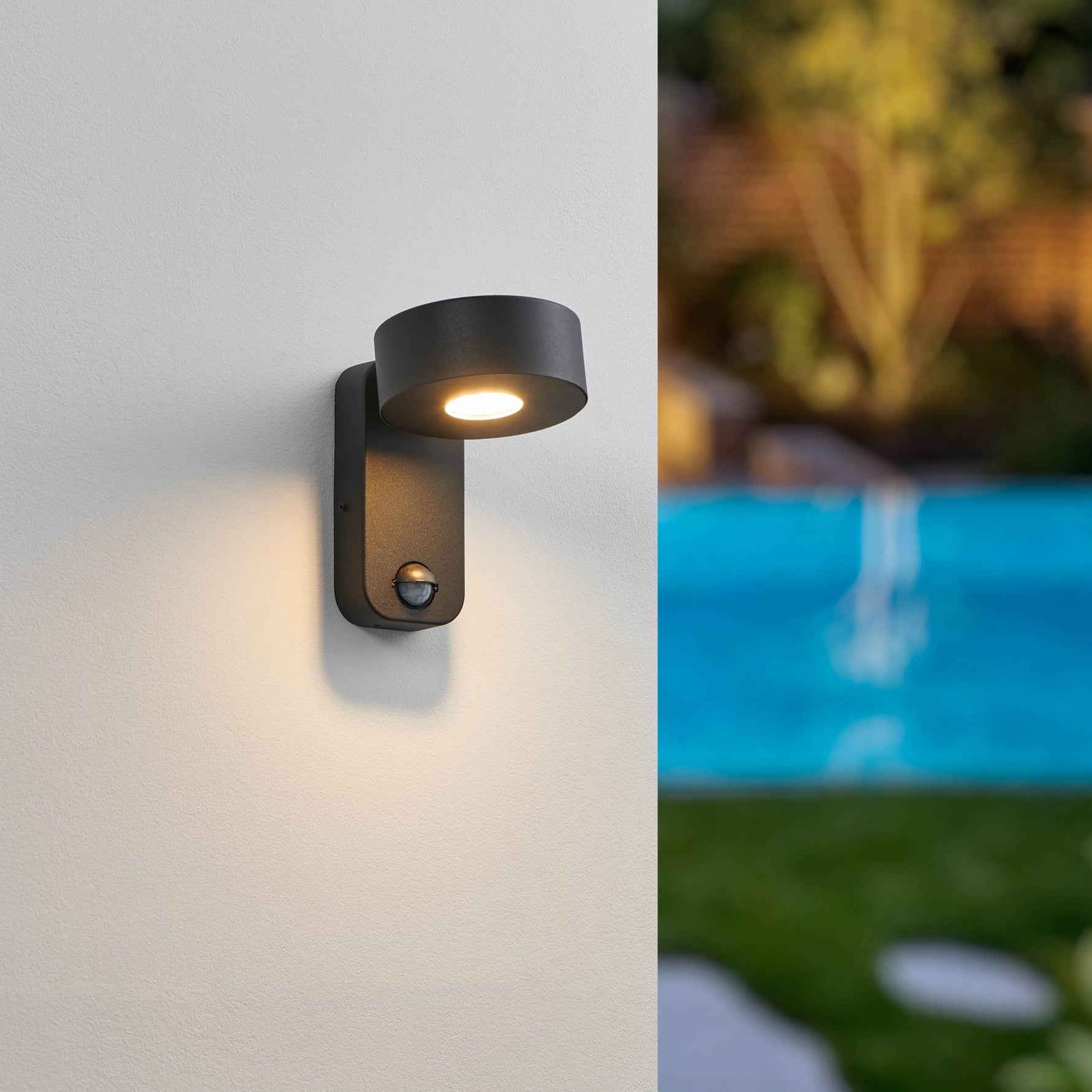 Eglo EU Panettieri LED Solar Outdoor Wall Light Black with Motion Sensor, 860lm 4000K, IP44