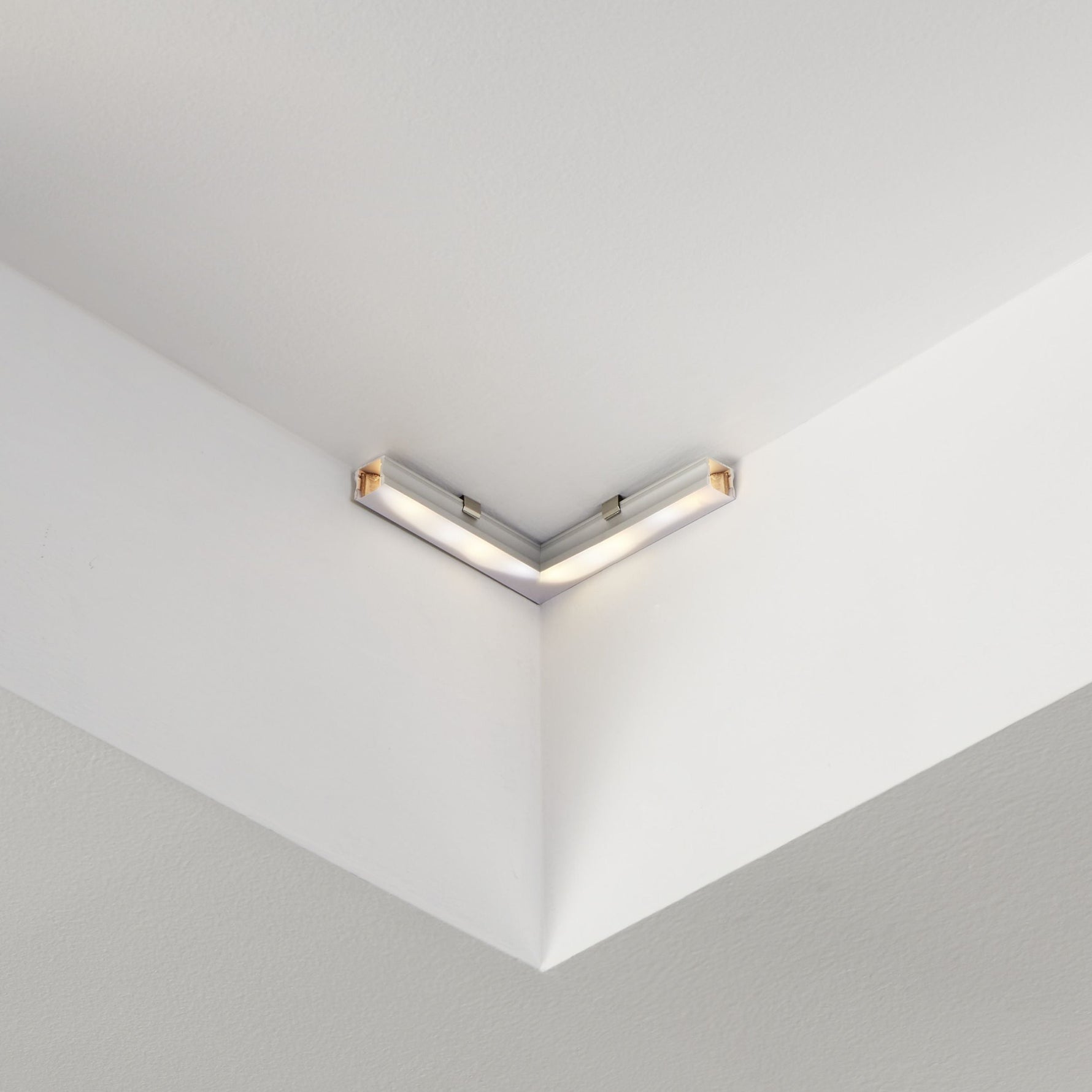 Eglo EU SURFACE PROFILE?2 Aluminium Profile – White, 110?mm, Surface Mount LED Strip Accessory