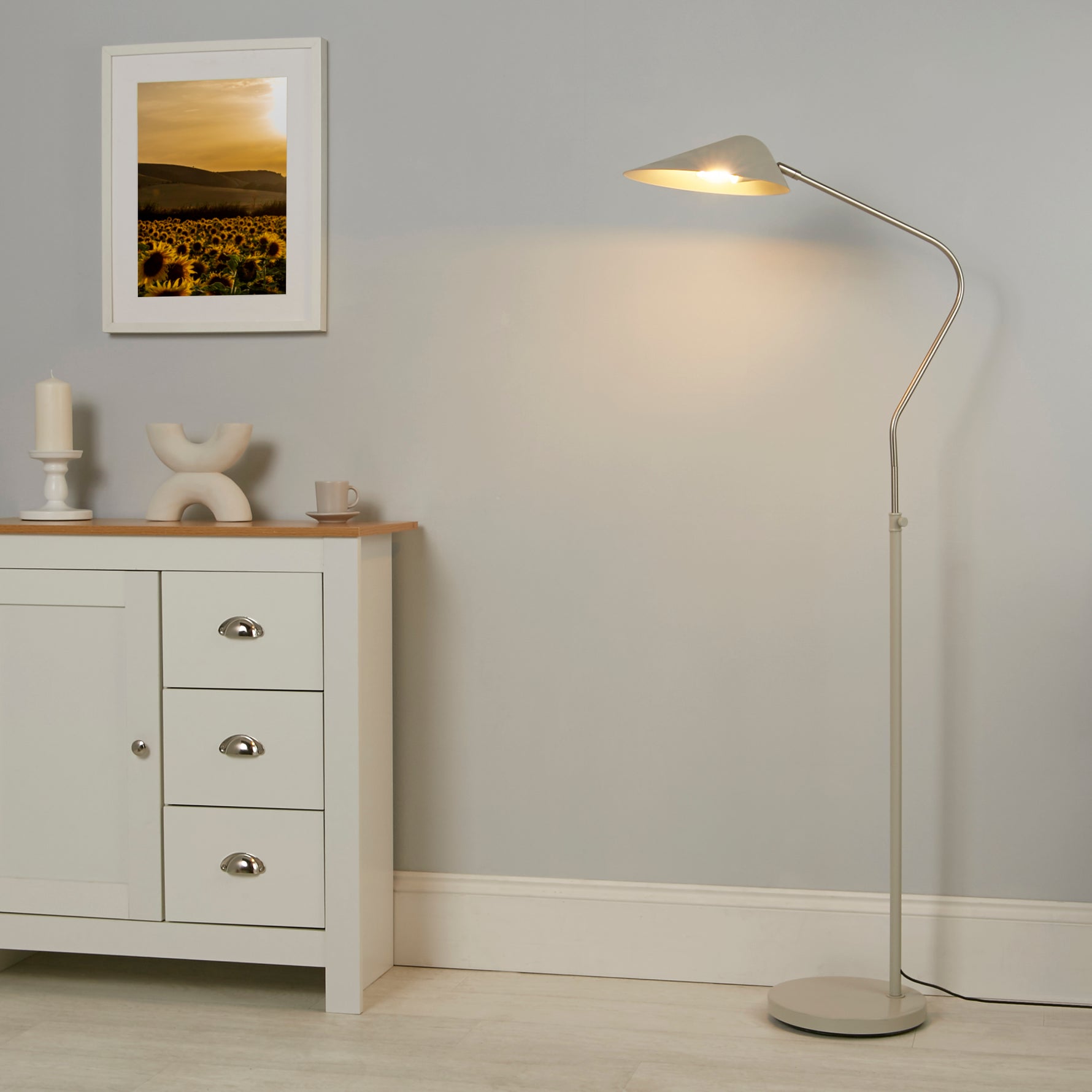 Searchlight Electric Swan Floor Lamp - Chrome & White Metal 60420WH