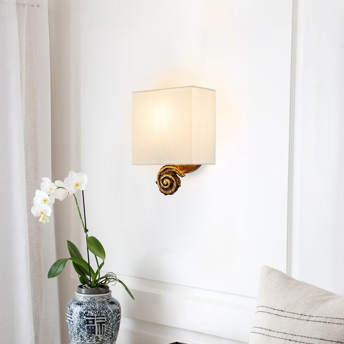 Flambeau Wall Light from the Swirl range. Swirl 1-light Small Wall Light - Gold Leaf – SKU FB-SWIRL-1S-G
